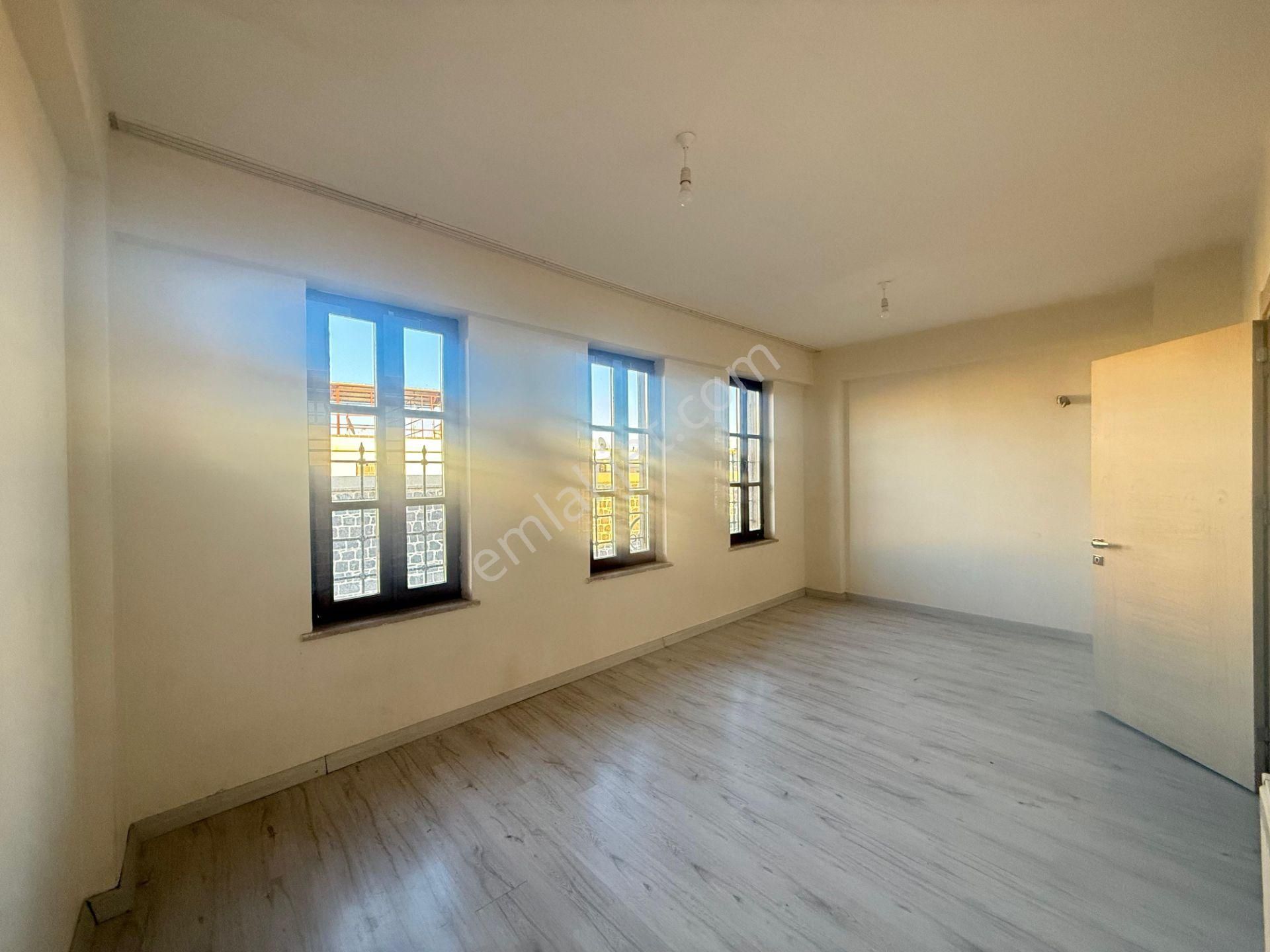 Diyarbakırın Turistik Bölgesinde Köşk Havasında 3+1 2 Katlı Villamız Sizlerle - Görsel 21