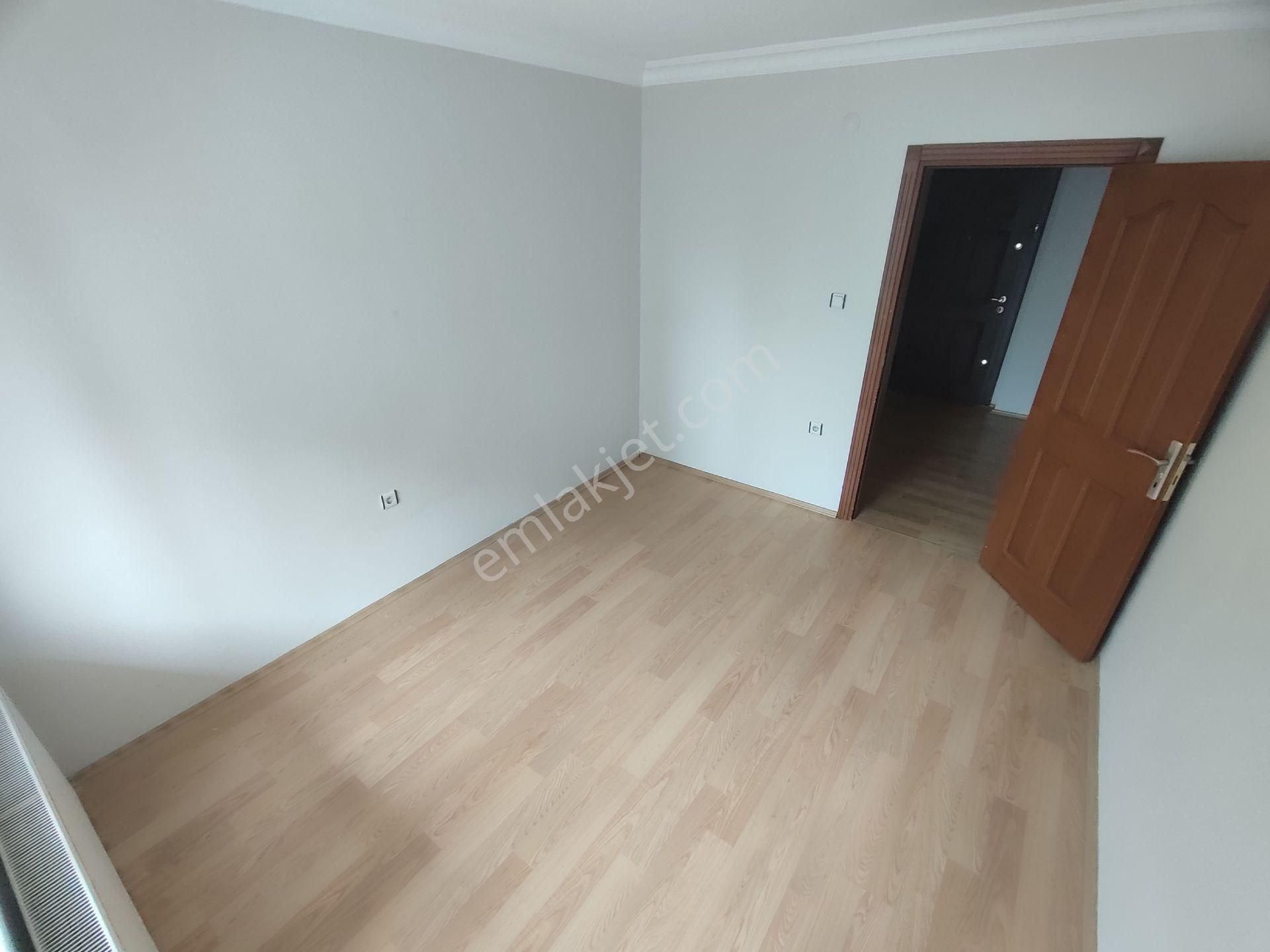 Kardeşten Edremit Merkezde Jeotermalli Ara Kat Geniş 3+1 Daire - Görsel 14