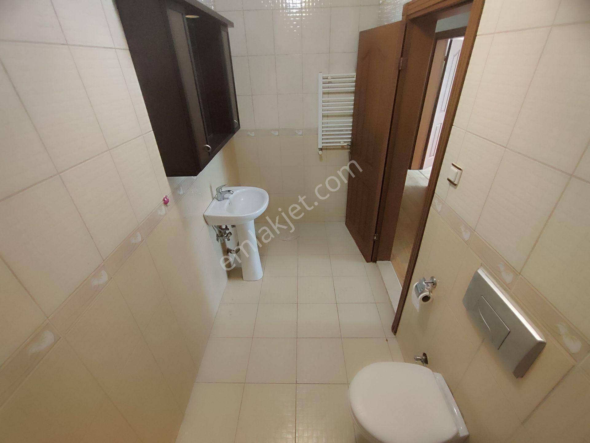 Kardeşten Edremit Merkezde Jeotermalli Ara Kat Geniş 3+1 Daire - Görsel 23