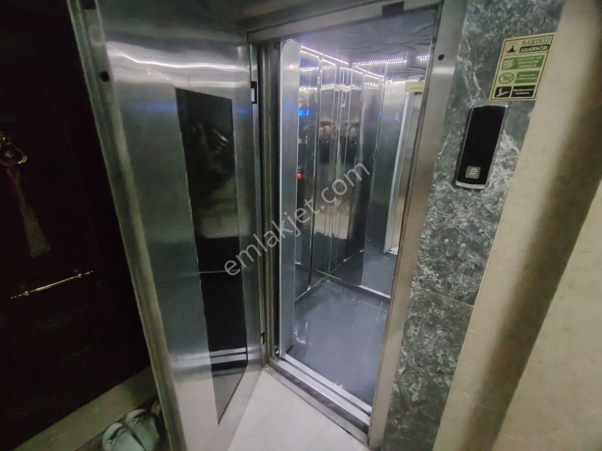 Kardeşten Edremit Merkezde Jeotermalli Ara Kat Geniş 3+1 Daire - Görsel 30