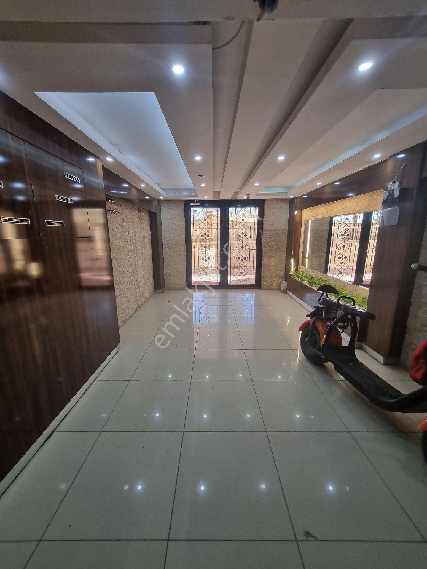 Cumhuriyet Mahallesinde Fenlisesine Yakın Ara Kat Site İçinde Daire Satılık - Görsel 26