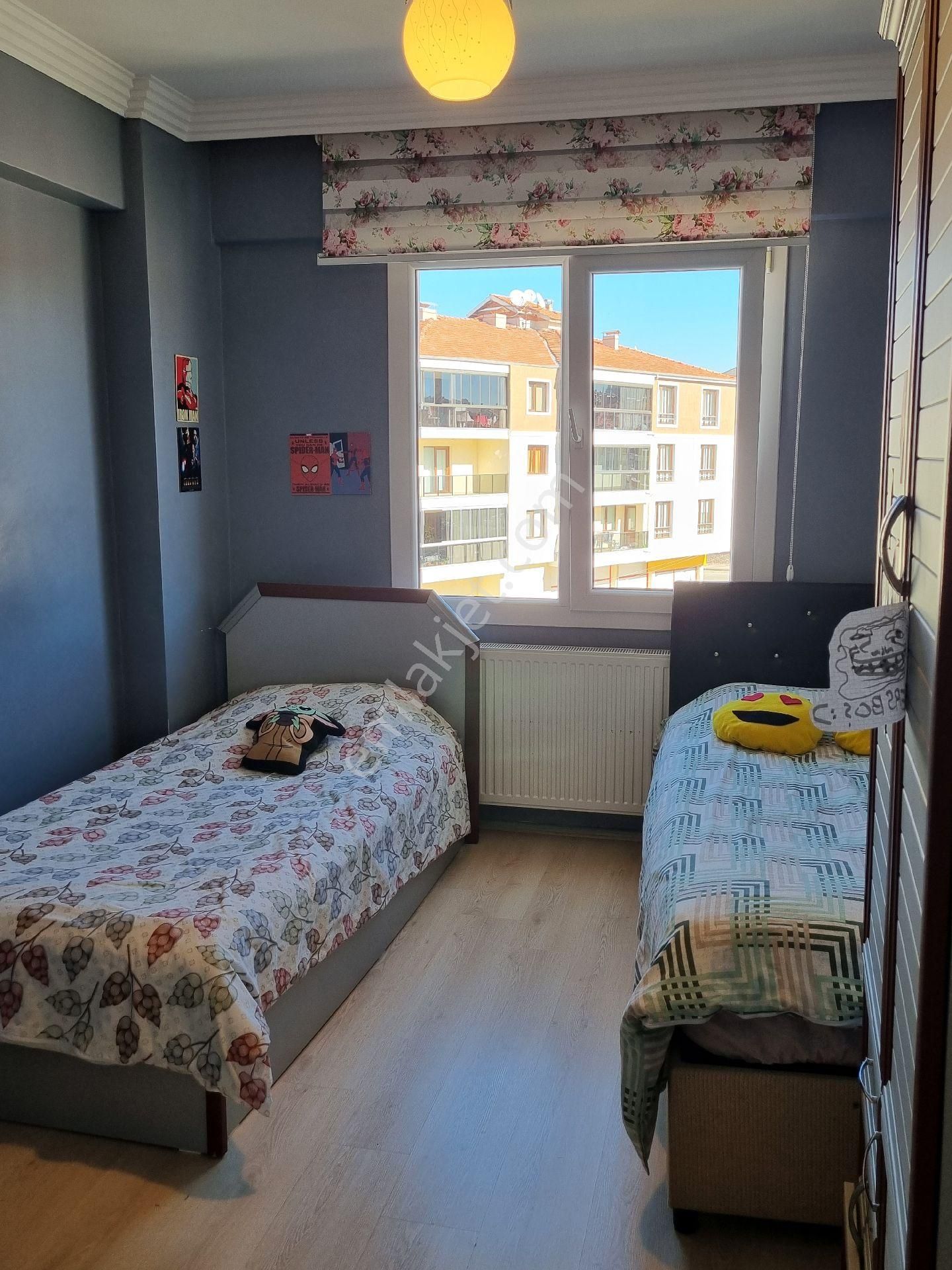 Cumhuriyet Mahallesinde Fenlisesine Yakın Ara Kat Site İçinde Daire Satılık - Görsel 9