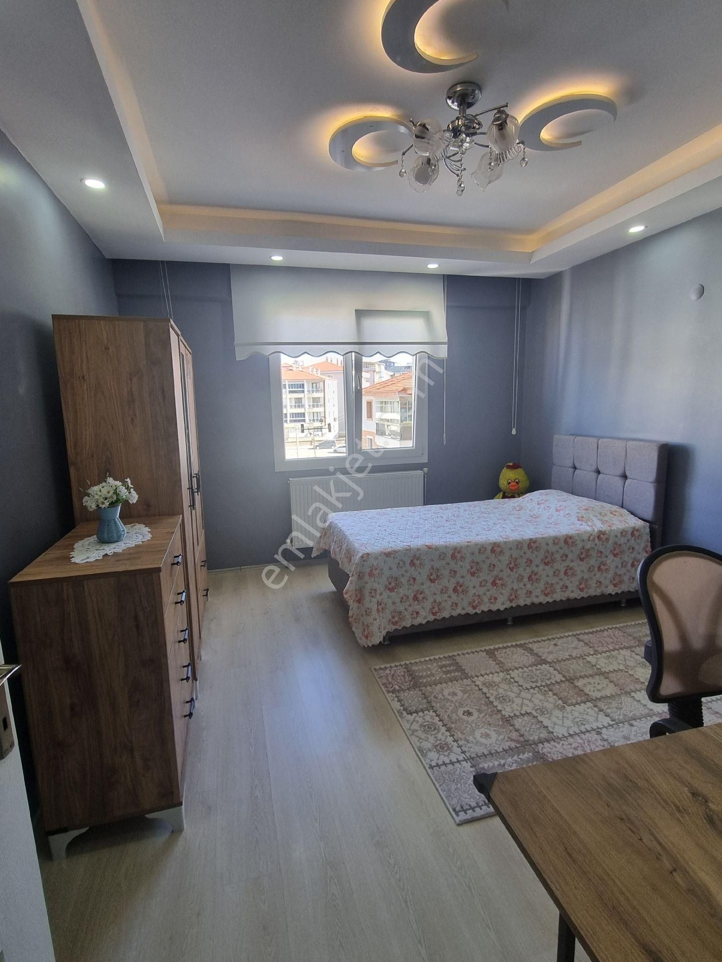 Cumhuriyet Mahallesinde Fenlisesine Yakın Ara Kat Site İçinde Daire Satılık - Görsel 7