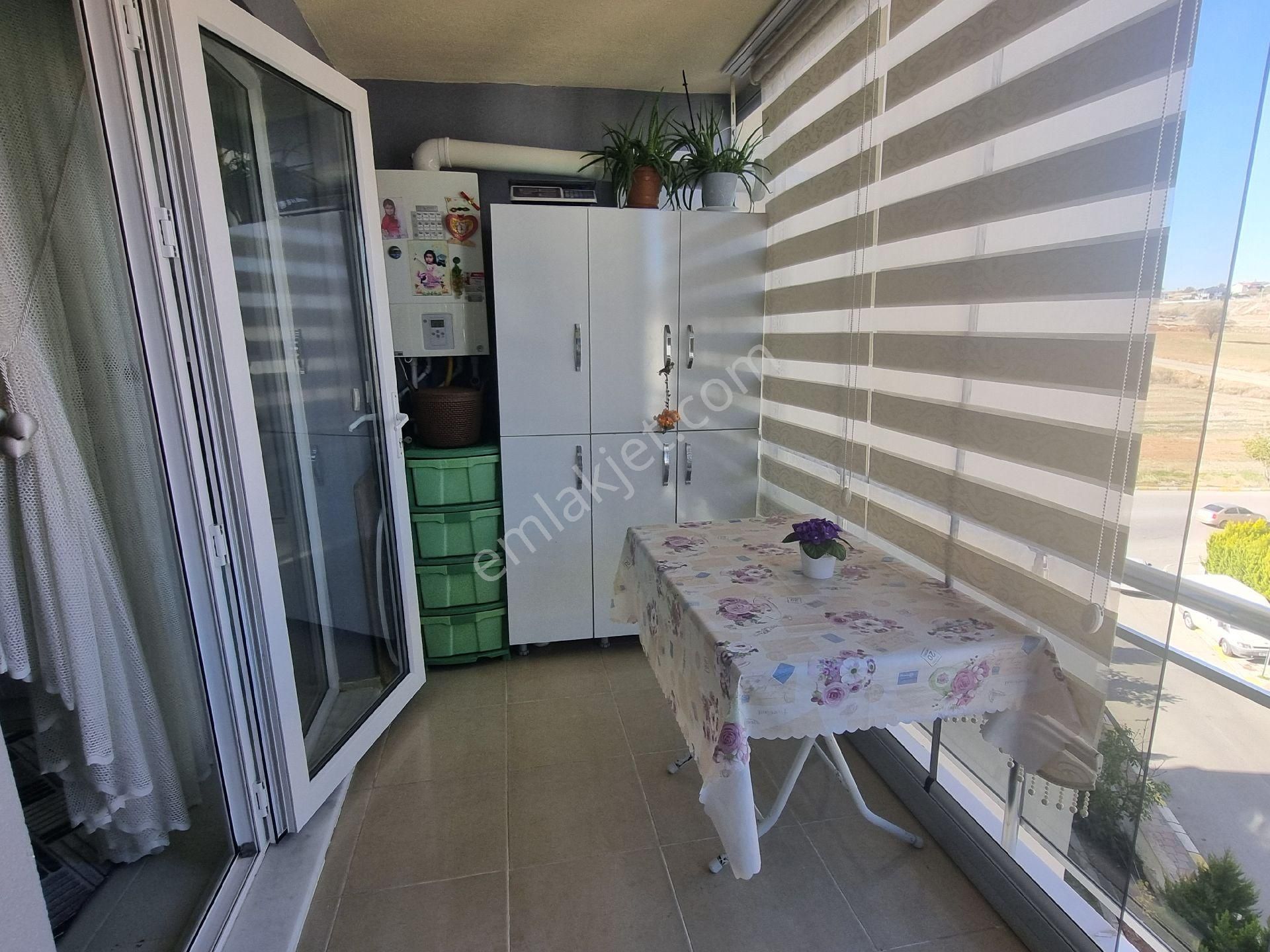 Cumhuriyet Mahallesinde Fenlisesine Yakın Ara Kat Site İçinde Daire Satılık - Görsel 12