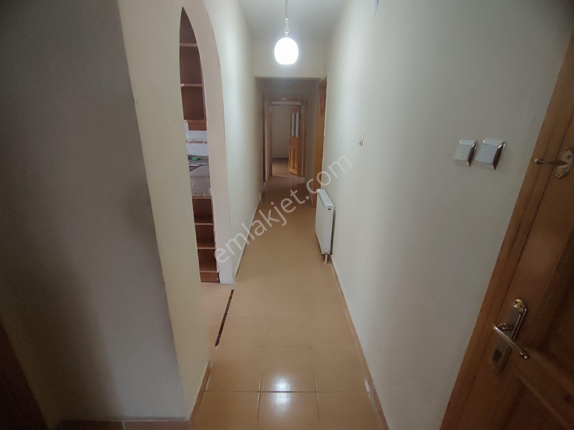 Kardeşten Akçay Yenimahallede Müstakil Havasında Geniş 3+1 Daire - Görsel 21