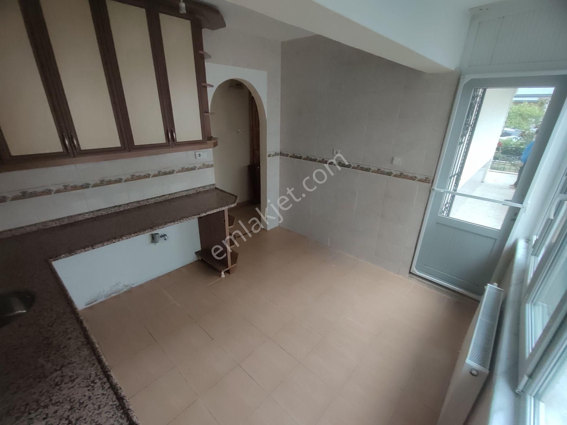 Kardeşten Akçay Yenimahallede Müstakil Havasında Geniş 3+1 Daire - Görsel 4