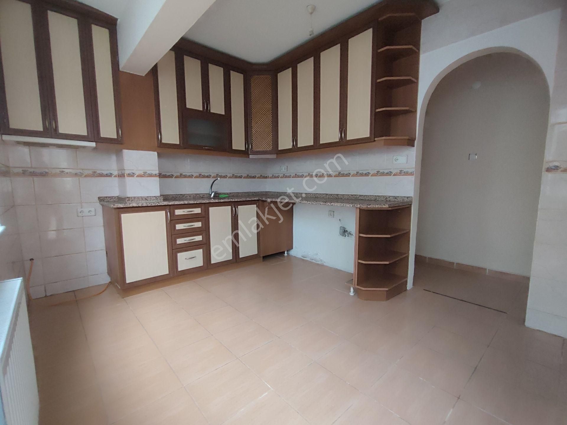 Kardeşten Akçay Yenimahallede Müstakil Havasında Geniş 3+1 Daire