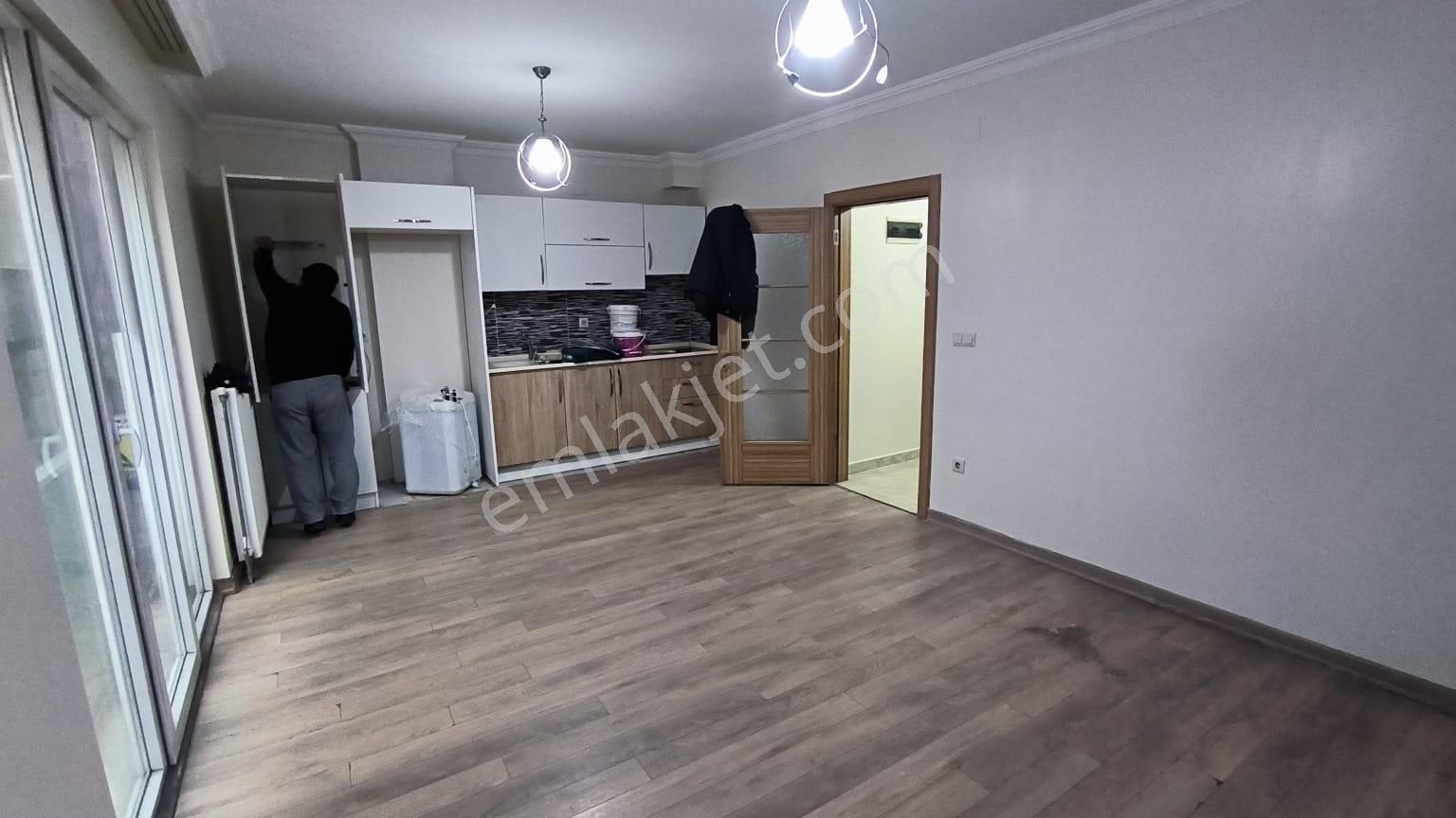 Trabzon Meydan Kemerkaya Da Satılık 1+1 Daire - Görsel 5