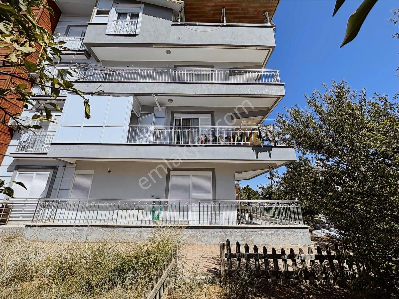 Kadriye'de Merkezi Konumda Doğal Ğazlı Bahçeli Ara Kat 3+1 Daire - Görsel 4