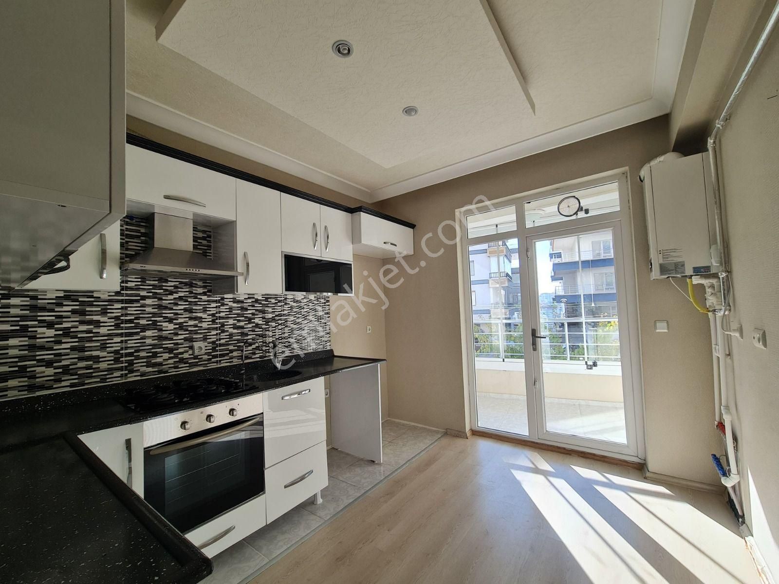 Sarıkamış Caddesi Üzerinde Ön Cephe Full Yapılı Kiralık Daire - Görsel 3