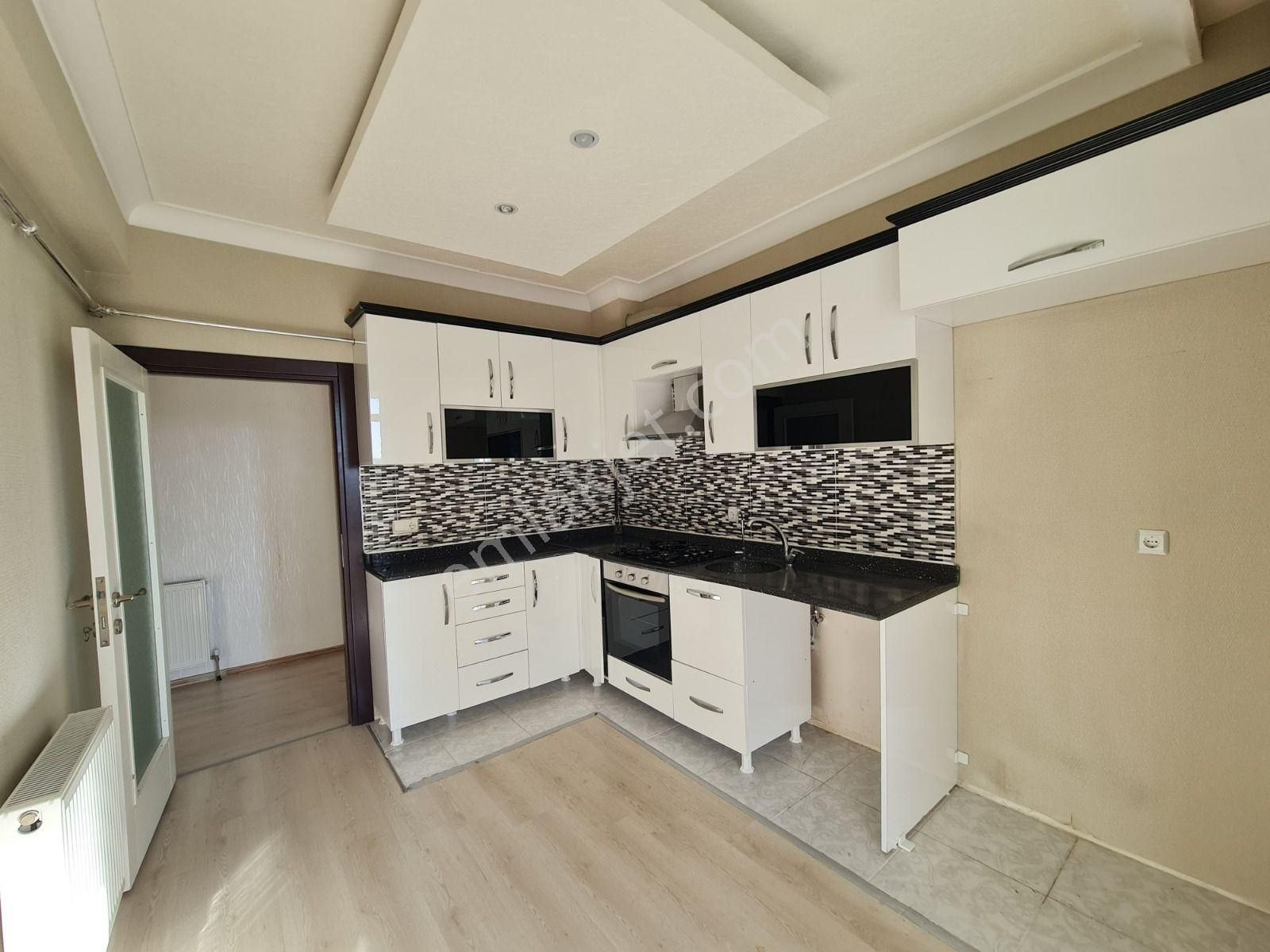 Sarıkamış Caddesi Üzerinde Ön Cephe Full Yapılı Kiralık Daire - Görsel 2