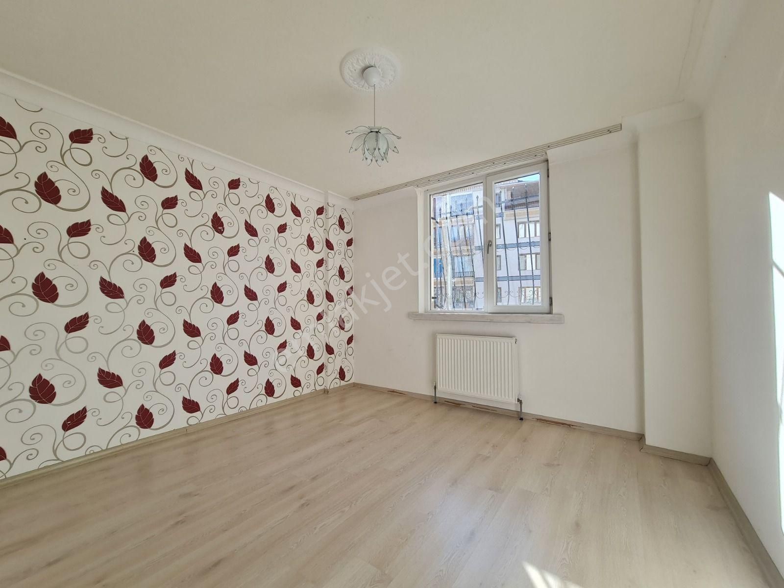 Sarıkamış Caddesi Üzerinde Ön Cephe Full Yapılı Kiralık Daire - Görsel 16