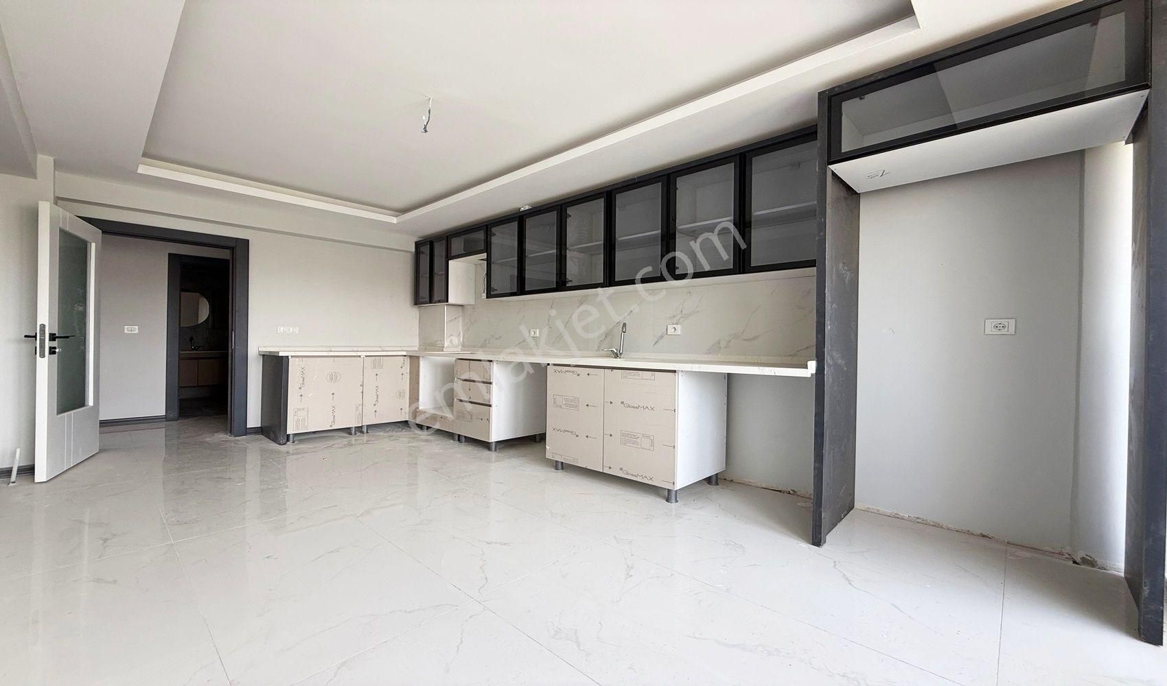 Vadi'den Karakayada Sıfır Ara Kat Ebeveyn Banyolu 3+1 Satılık