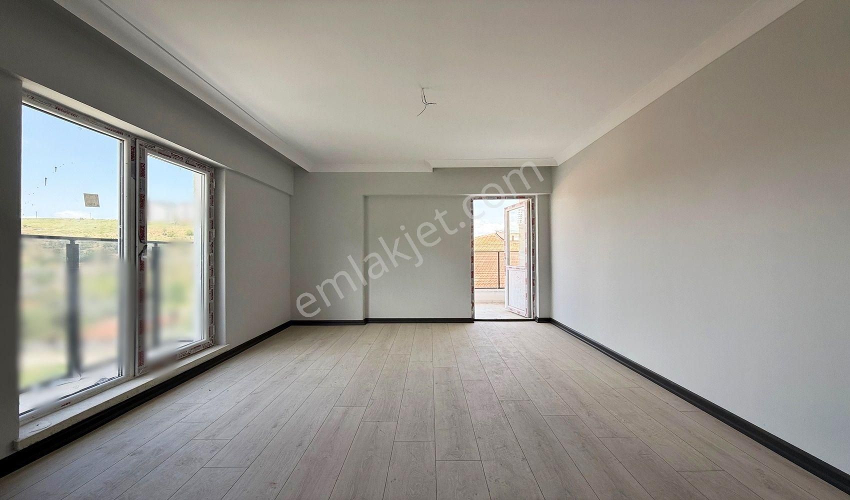 Vadi'den Karakayada Sıfır Ara Kat Ebeveyn Banyolu 3+1 Satılık - Görsel 13