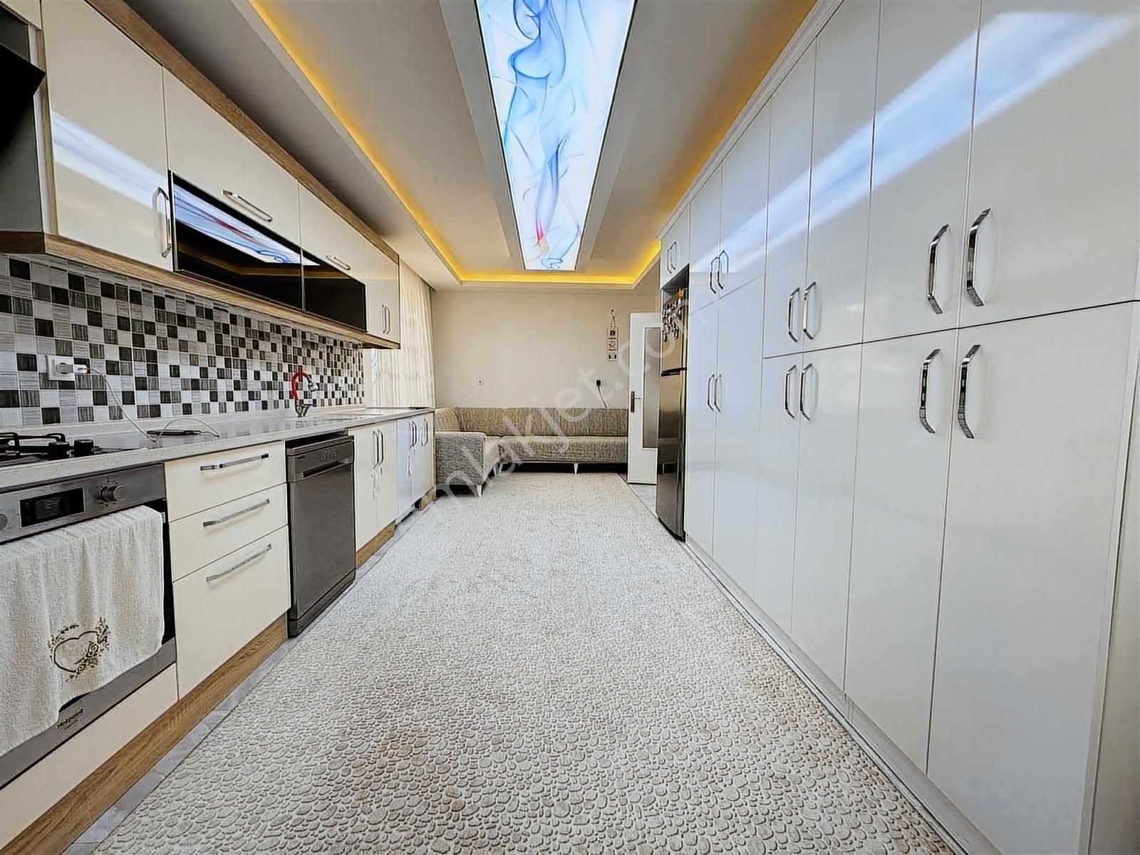 Keskinden Karayakayada Kat Konumlu 3+1 Cadde Yakını Daire - Görsel 34