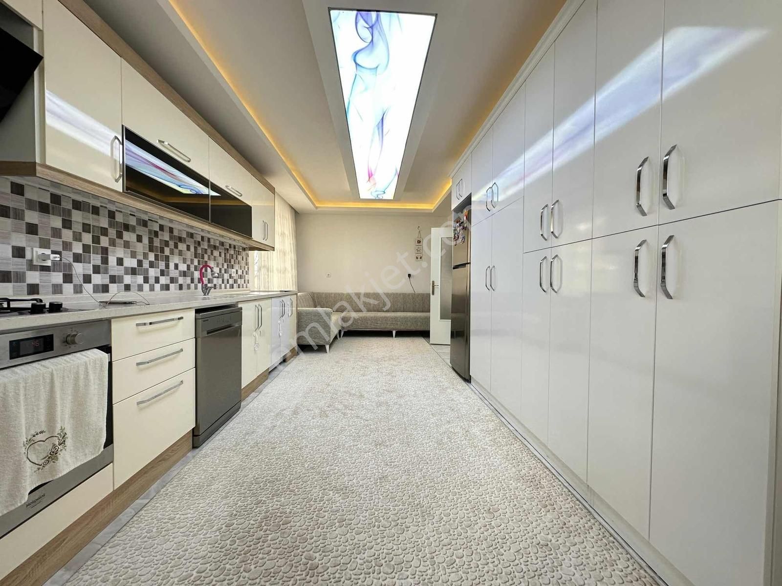 Keskinden Karayakayada Kat Konumlu 3+1 Cadde Yakını Daire - Görsel 8