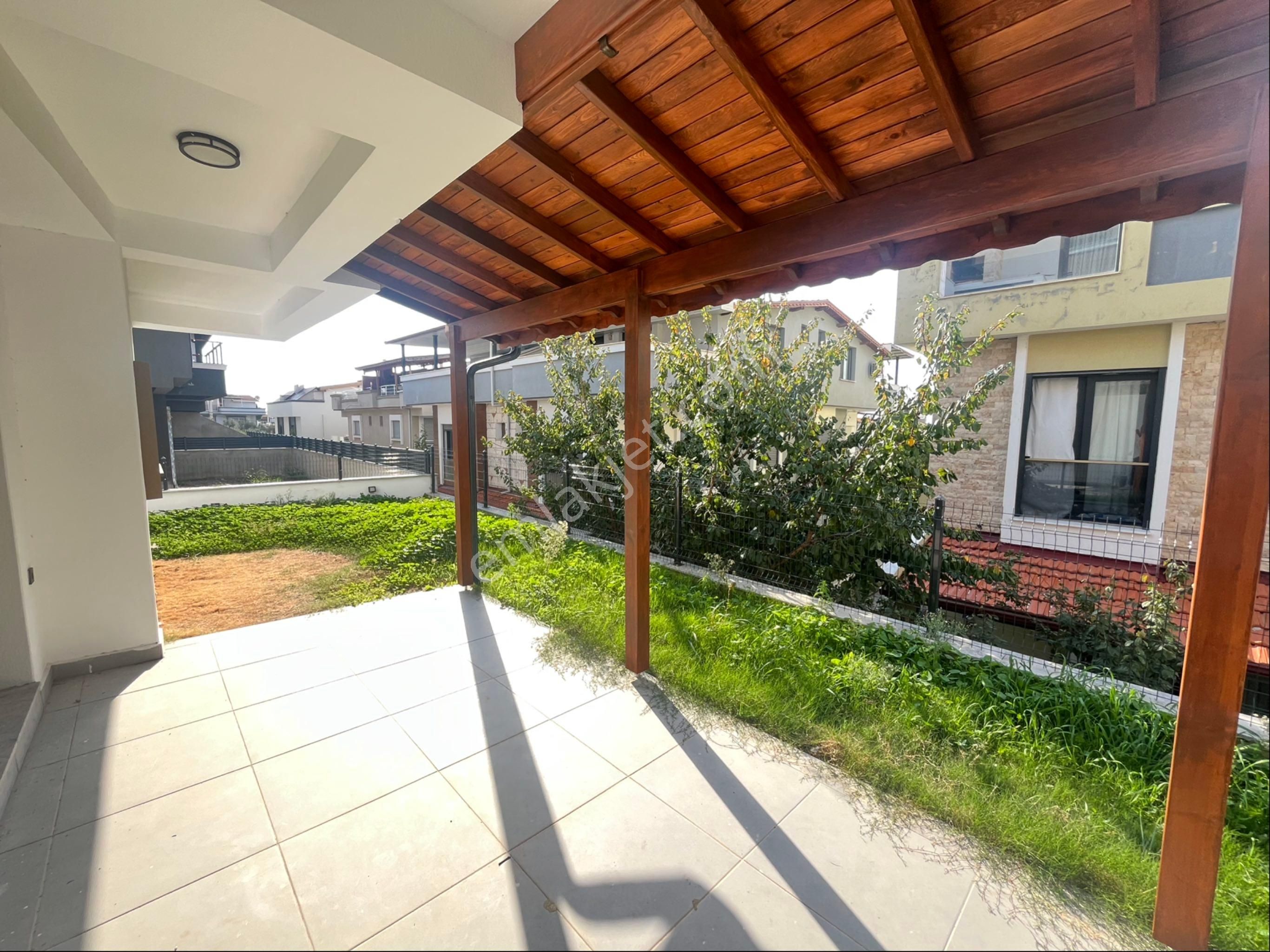 Özderede Muhteşem Konumda Geniş Bahçeli Denize 400mt 3+1 Lüx Villa - Görsel 9