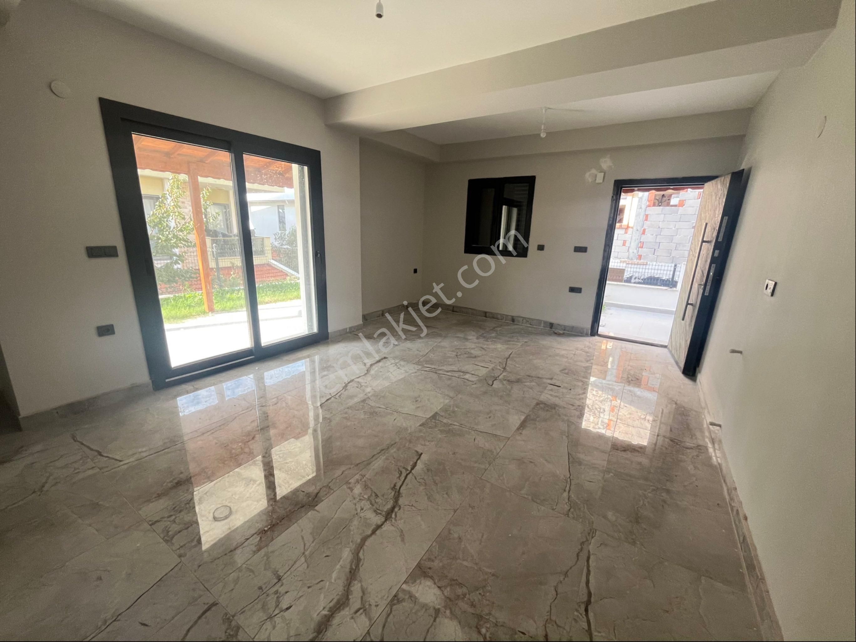 Özderede Muhteşem Konumda Geniş Bahçeli Denize 400mt 3+1 Lüx Villa - Görsel 13