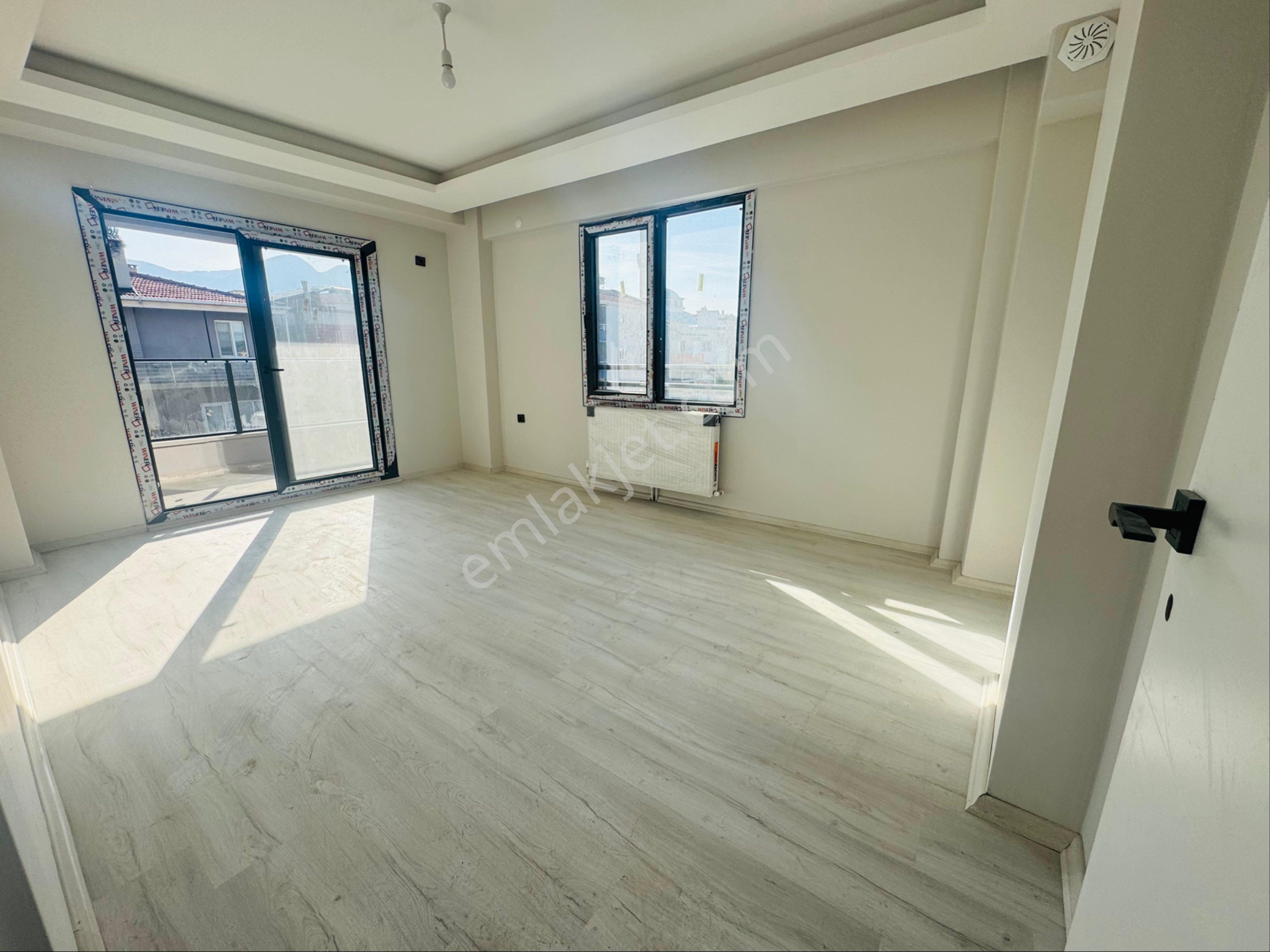 Prestij Caddesi 2+1 Kapalı Mutfak Geniş Sıcak Sulu Daire - Görsel 15