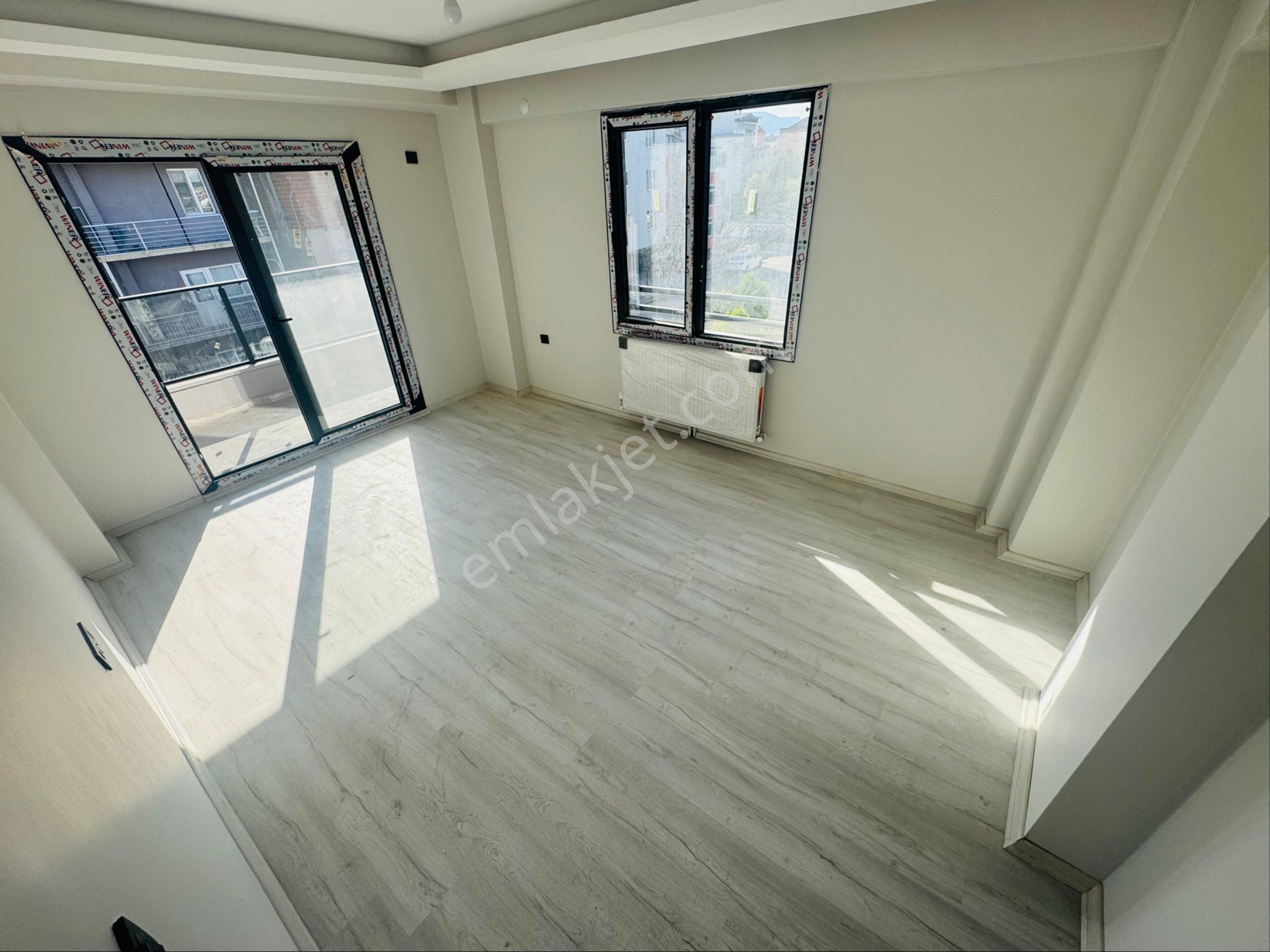 Prestij Caddesi 2+1 Kapalı Mutfak Geniş Sıcak Sulu Daire - Görsel 16