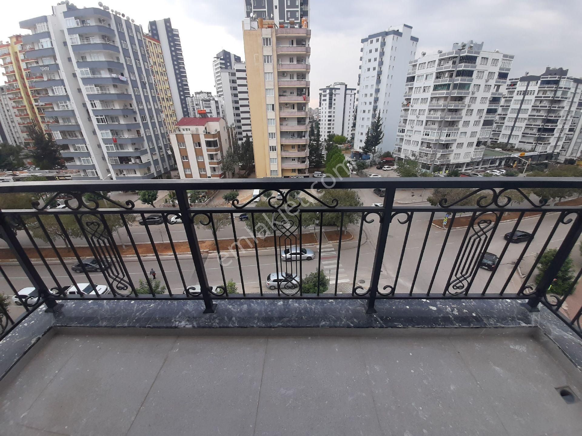 Huzurevleri Mah.çukurova Belediyesi Civ.80.yıl Bulvar Üzeri Yatay Mimari Full Eşyalı Satılık Lüks - Görsel 11