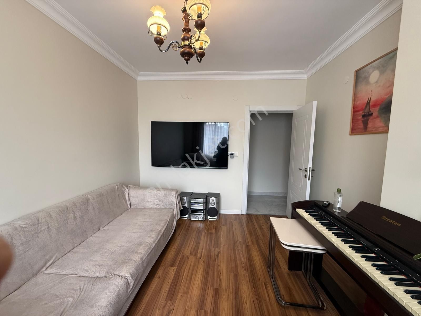 Bahçelievler Merkez'de 5 Yıllık Binada 3+2 Ön Cephe Dubleks - Görsel 9