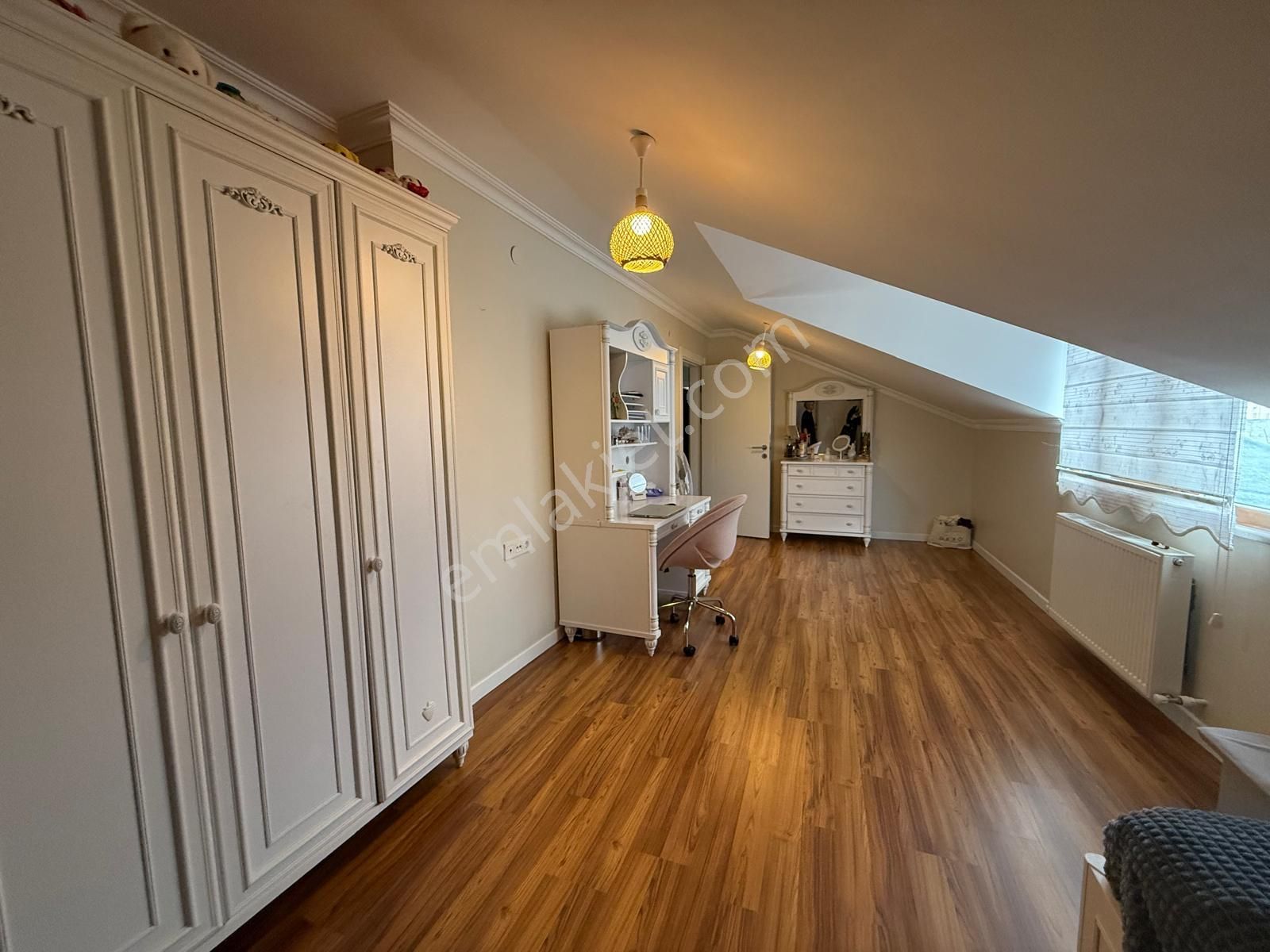 Bahçelievler Merkez'de 5 Yıllık Binada 3+2 Ön Cephe Dubleks - Görsel 18