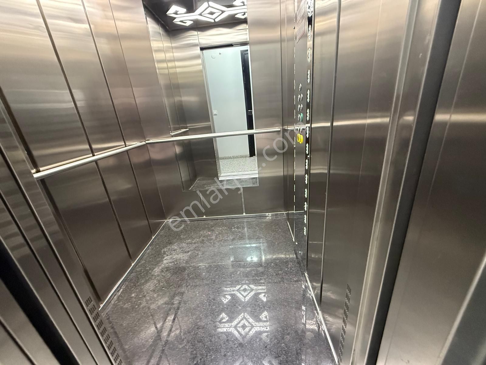 Bahçelievler Merkez'de 5 Yıllık Binada 3+2 Ön Cephe Dubleks - Görsel 22