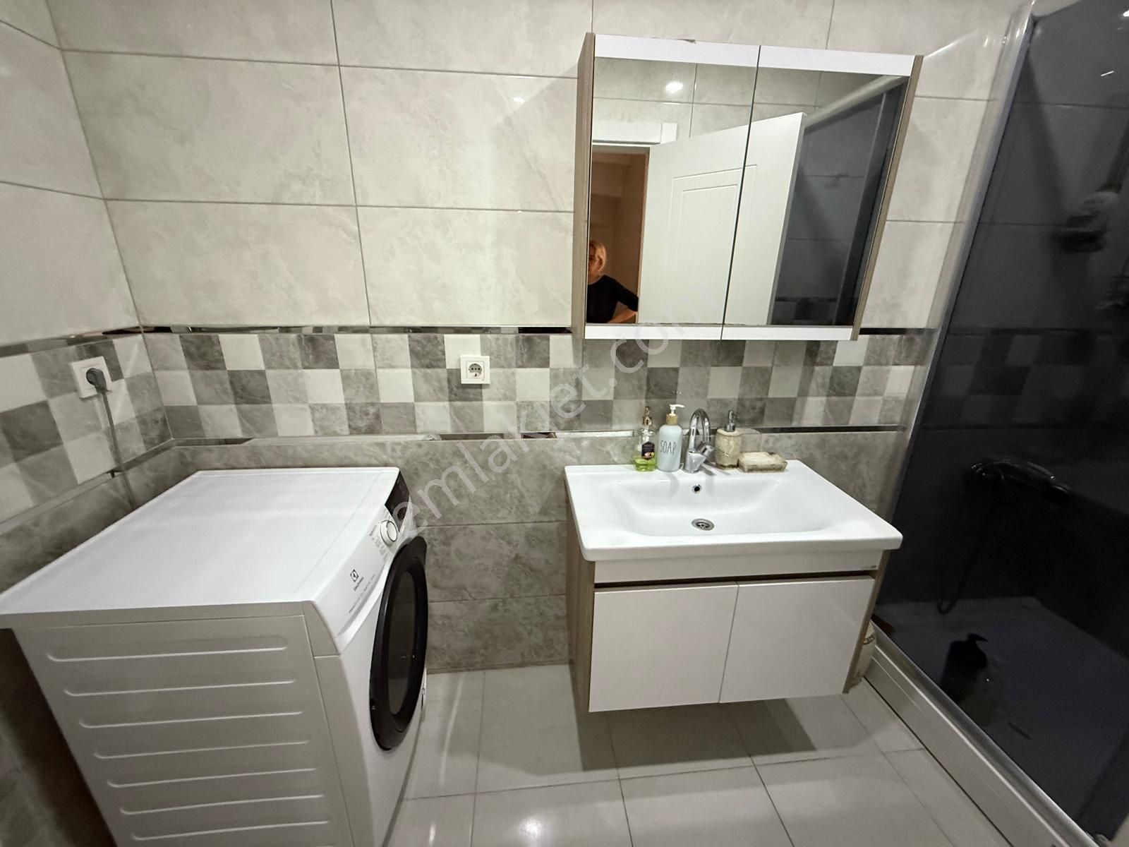 Bahçelievler Merkez'de 5 Yıllık Binada 3+2 Ön Cephe Dubleks - Görsel 20