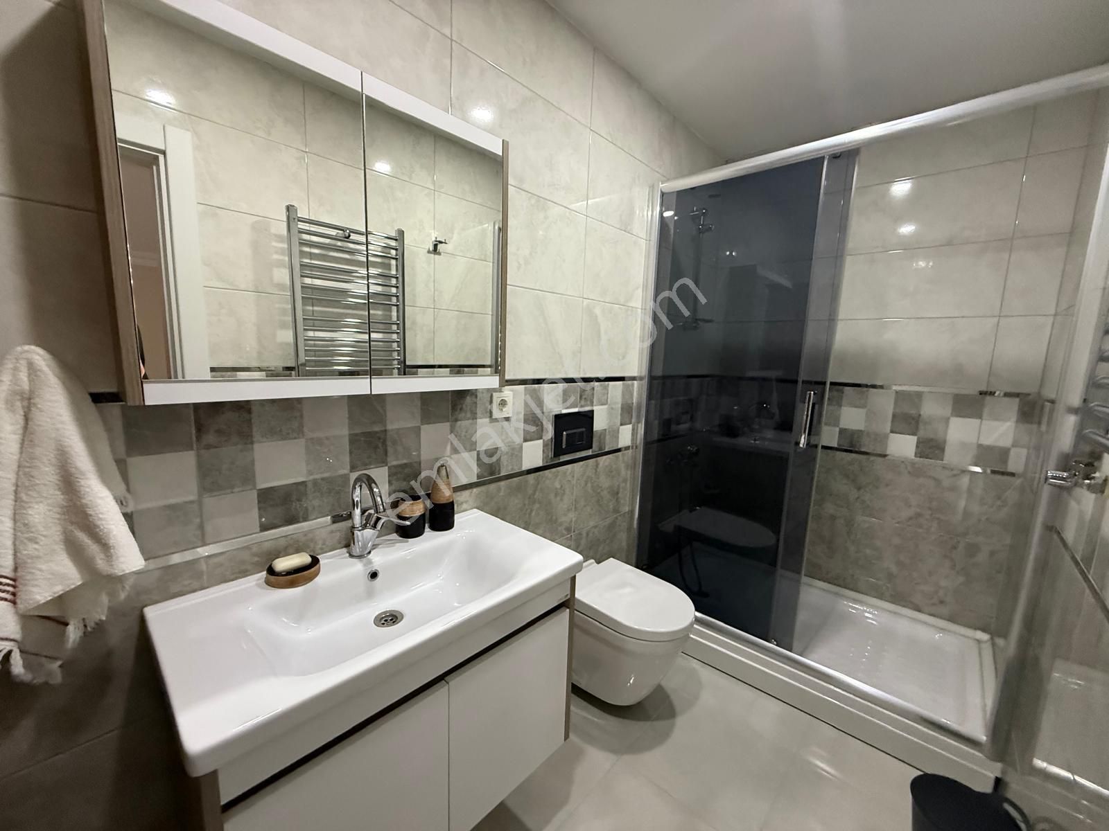 Bahçelievler Merkez'de 5 Yıllık Binada 3+2 Ön Cephe Dubleks - Görsel 19