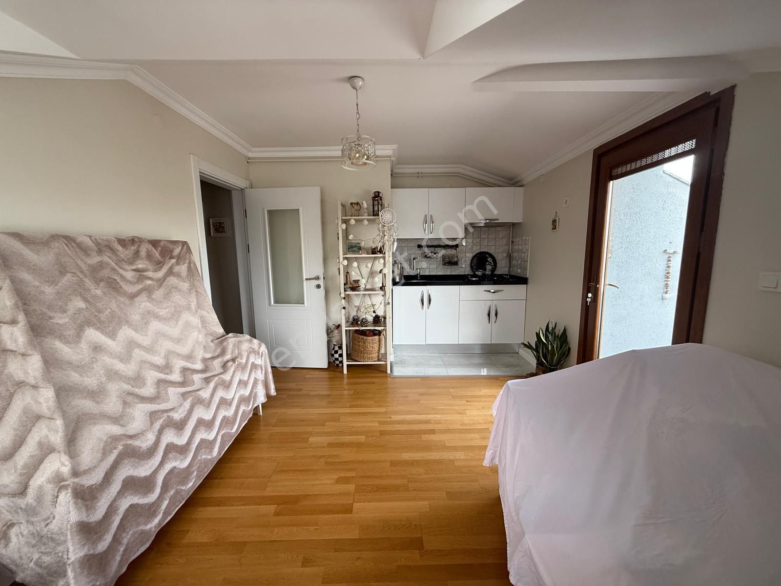 Bahçelievler Merkez'de 5 Yıllık Binada 3+2 Ön Cephe Dubleks - Görsel 16