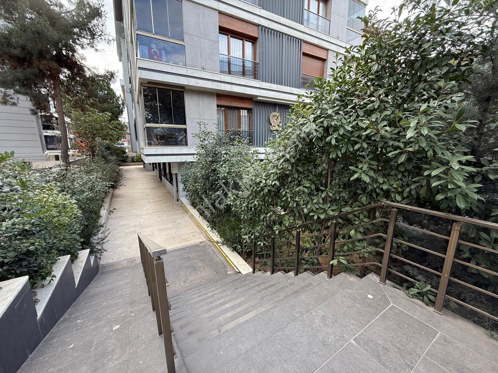 Bahçelievler Merkez'de 5 Yıllık Binada 3+2 Ön Cephe Dubleks - Görsel 27