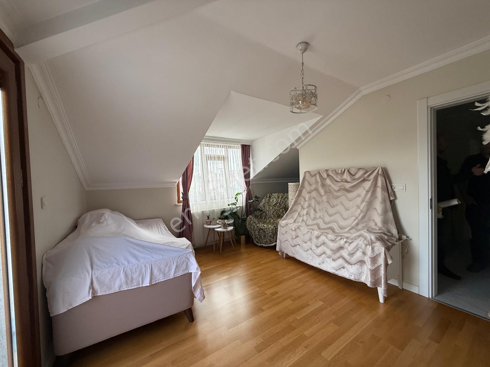 Bahçelievler Merkez'de 5 Yıllık Binada 3+2 Ön Cephe Dubleks - Görsel 14