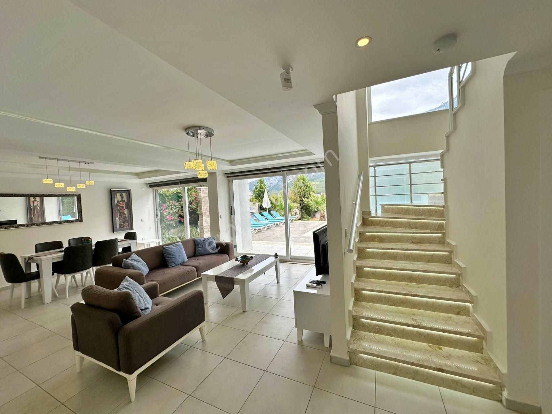 Ovacık'ta Satılık 4 Odalı Modern Villa - Görsel 5