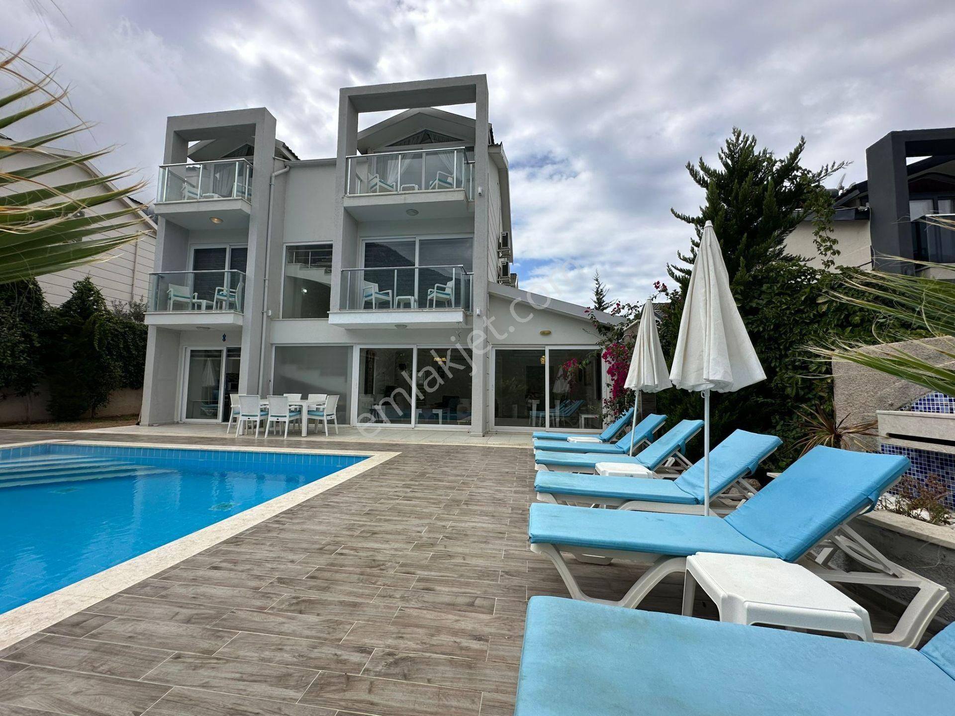 Ovacık'ta Satılık 4 Odalı Modern Villa - Görsel 20
