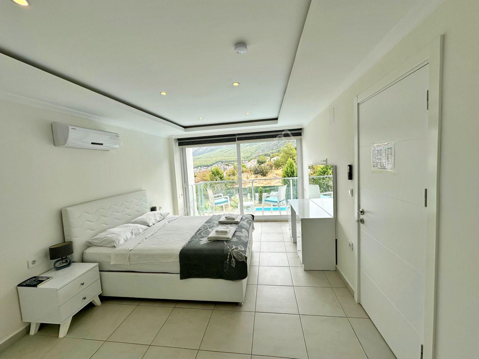 Ovacık'ta Satılık 4 Odalı Modern Villa - Görsel 13