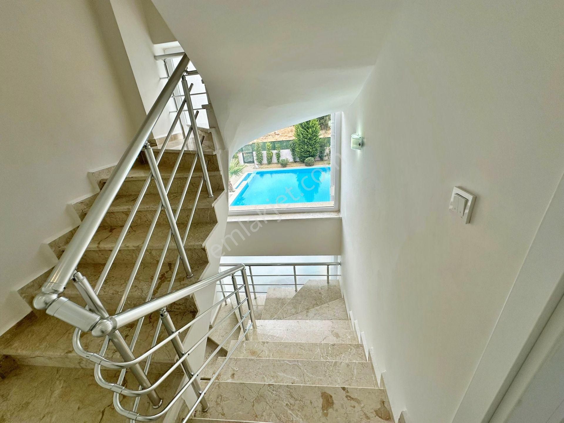 Ovacık'ta Satılık 4 Odalı Modern Villa - Görsel 19