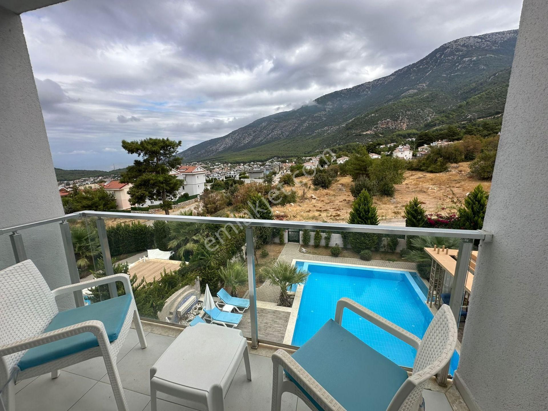 Ovacık'ta Satılık 4 Odalı Modern Villa - Görsel 22