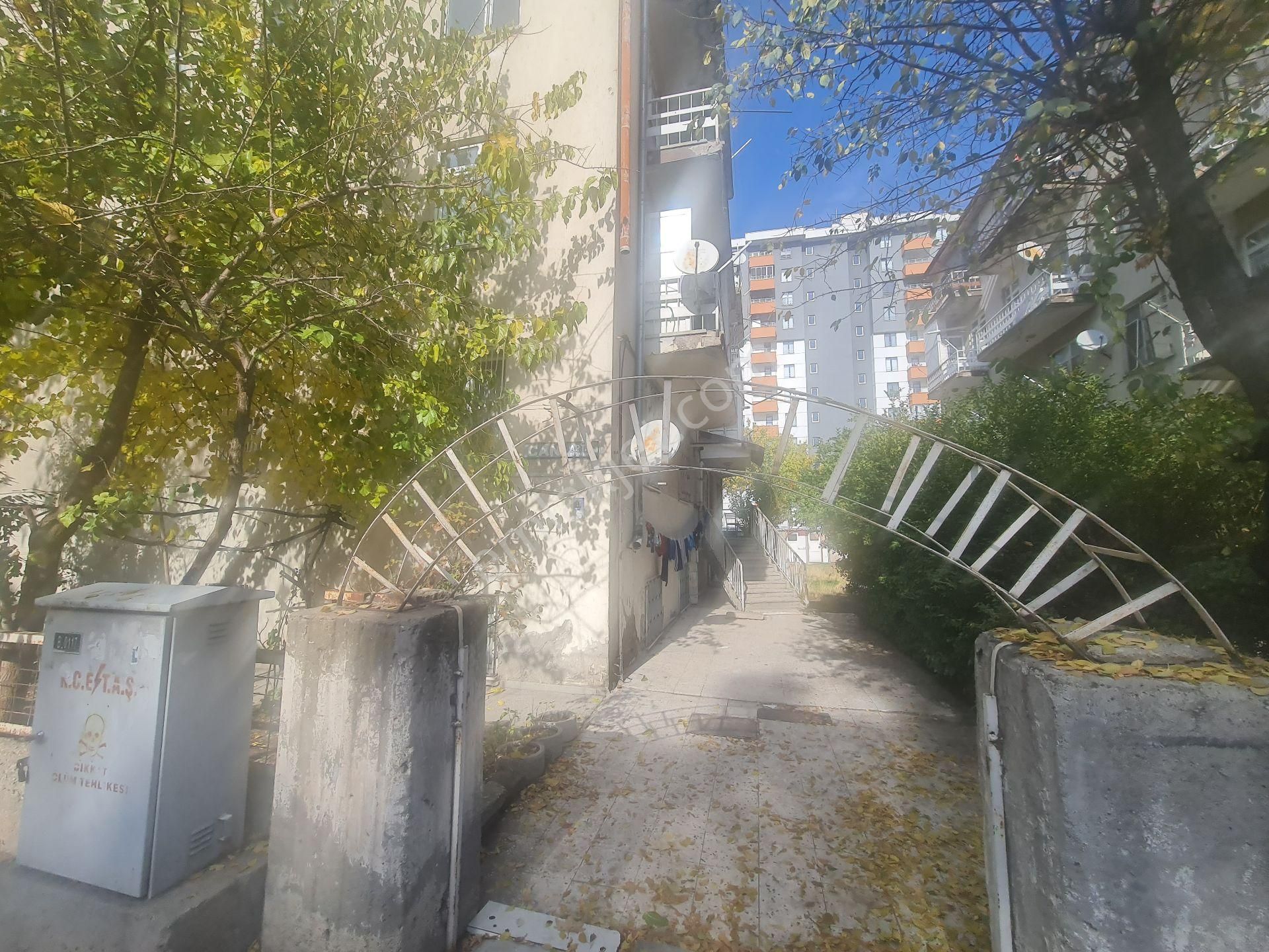 Kılıçarslan Mahallesinde Yatırımlık 2+1 Kombili Satılık Daire - Görsel 4