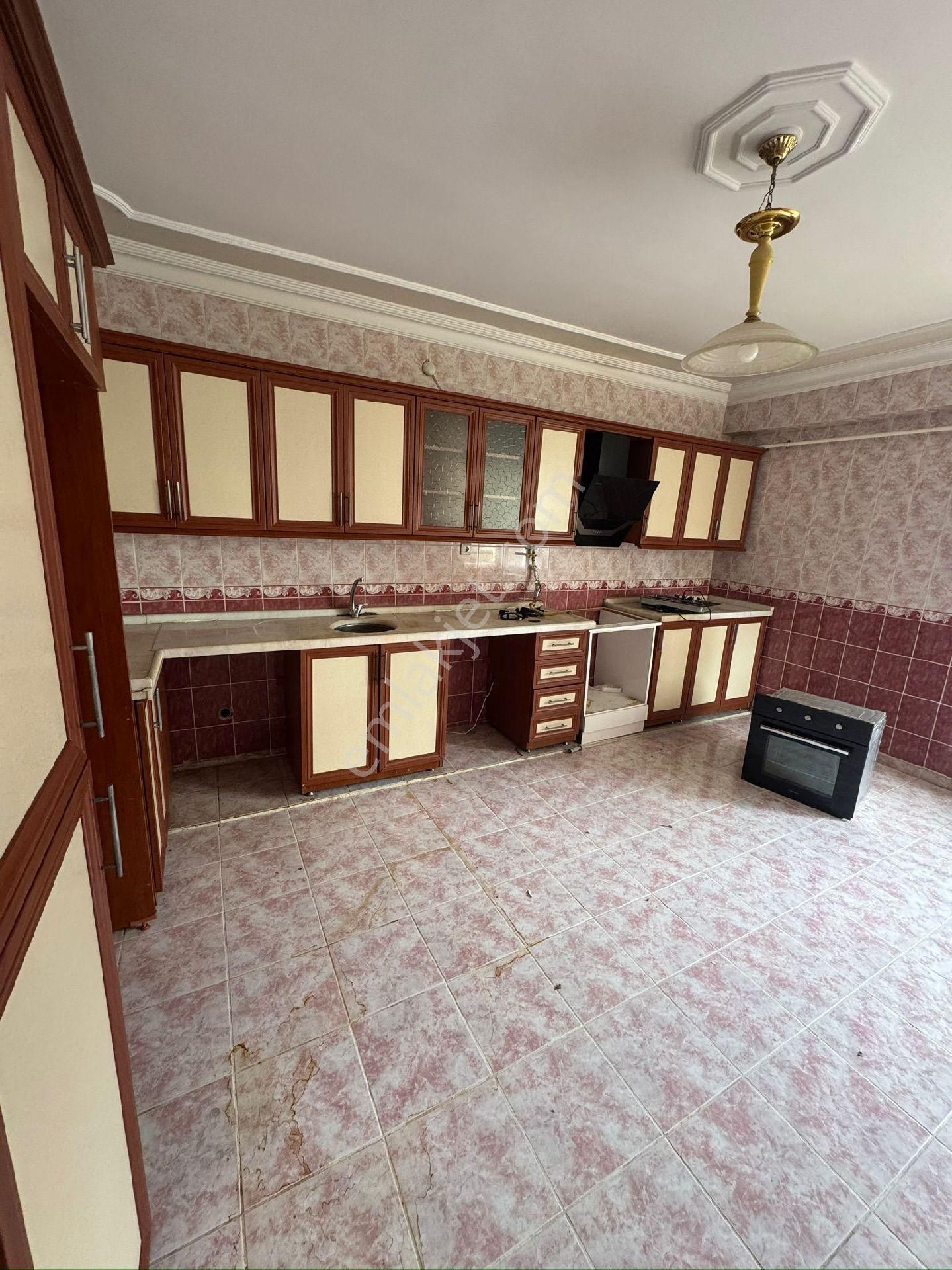 Yavuz Emlak Tan Satılık Daire Arakat Karaköprü Şenevler Mah 5 Oda - Görsel 9