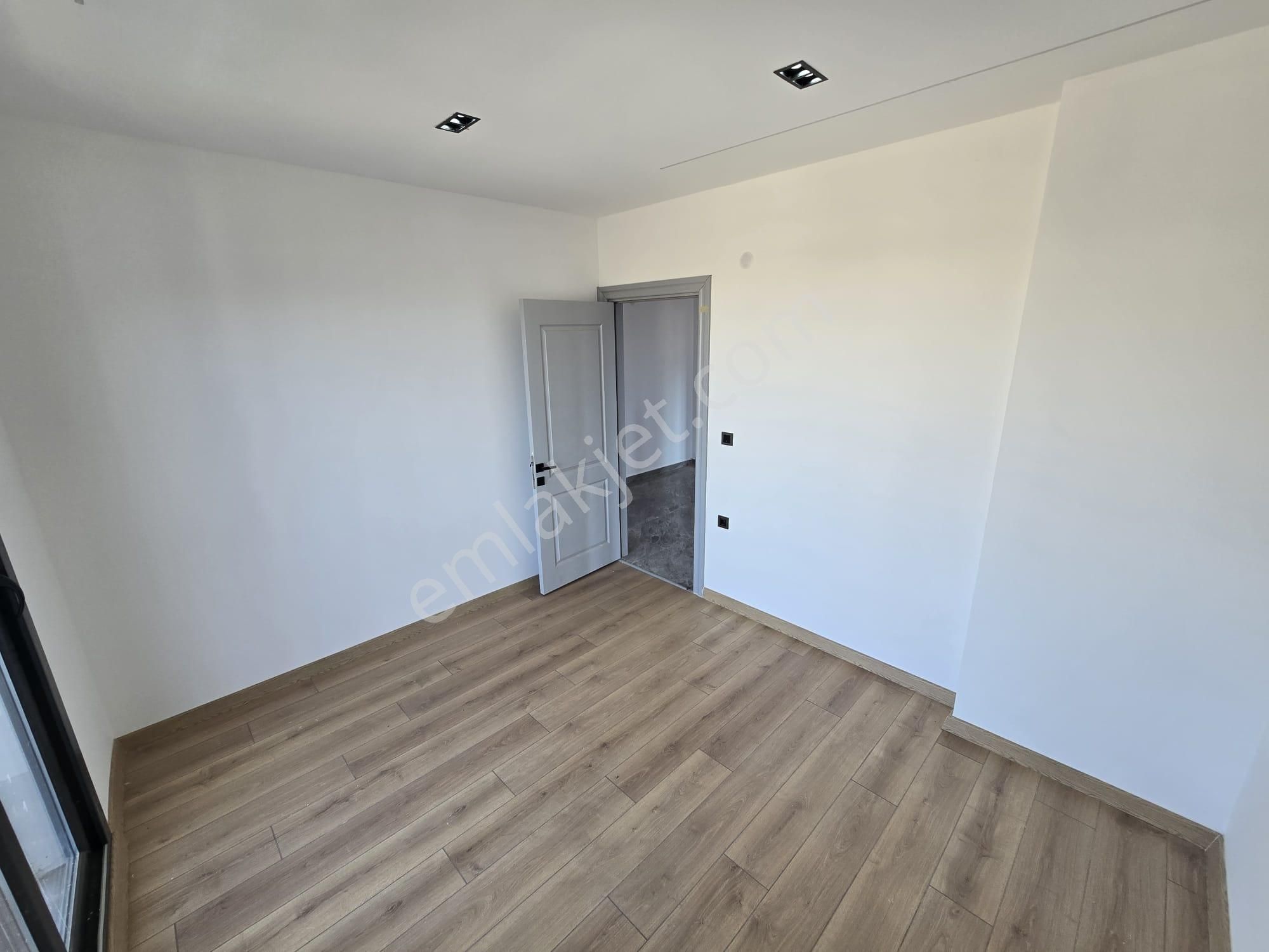 Tam Müstakil Ayrı Mutfak Havuzlu Villa - Görsel 18