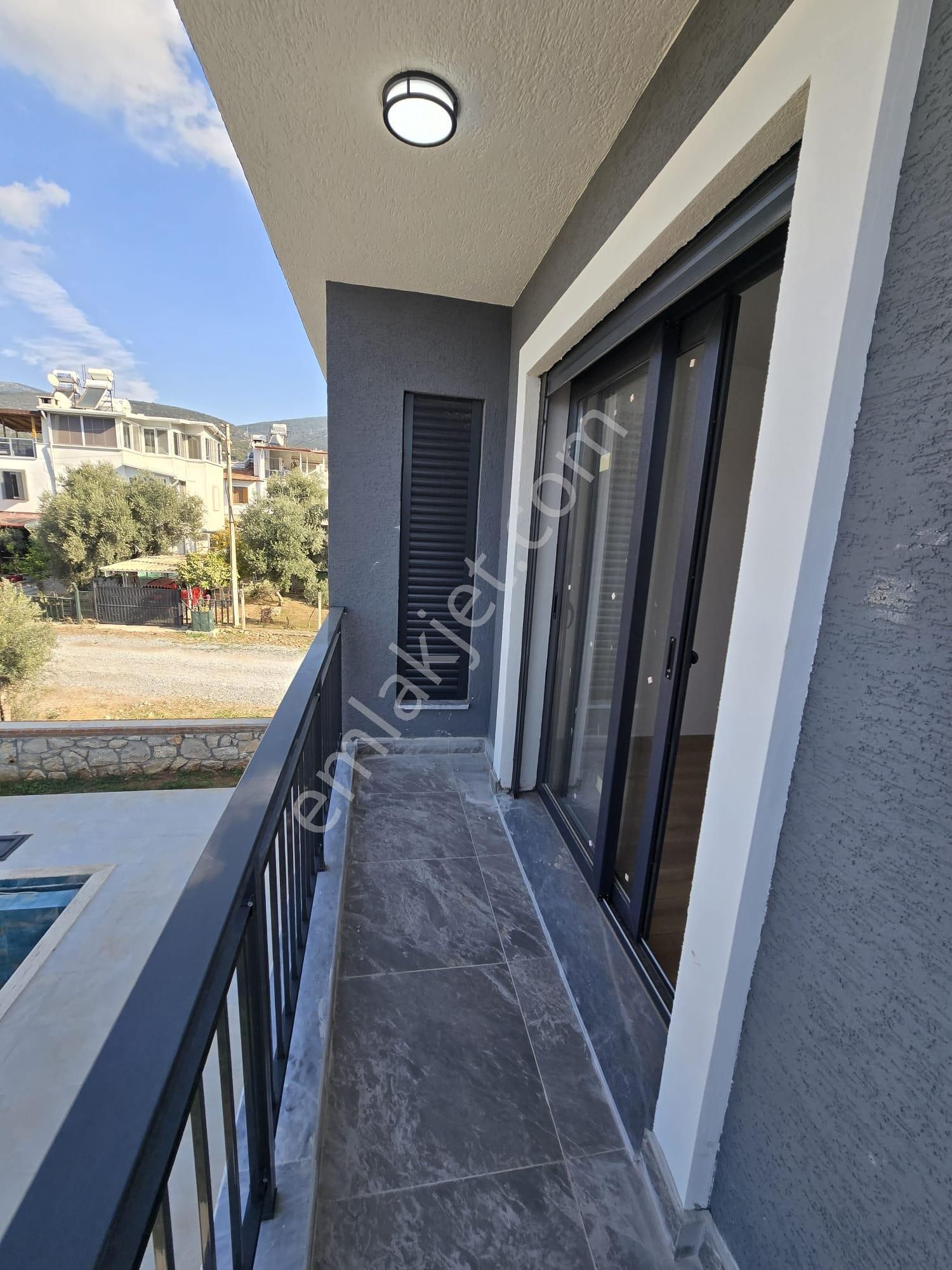 Tam Müstakil Ayrı Mutfak Havuzlu Villa - Görsel 27