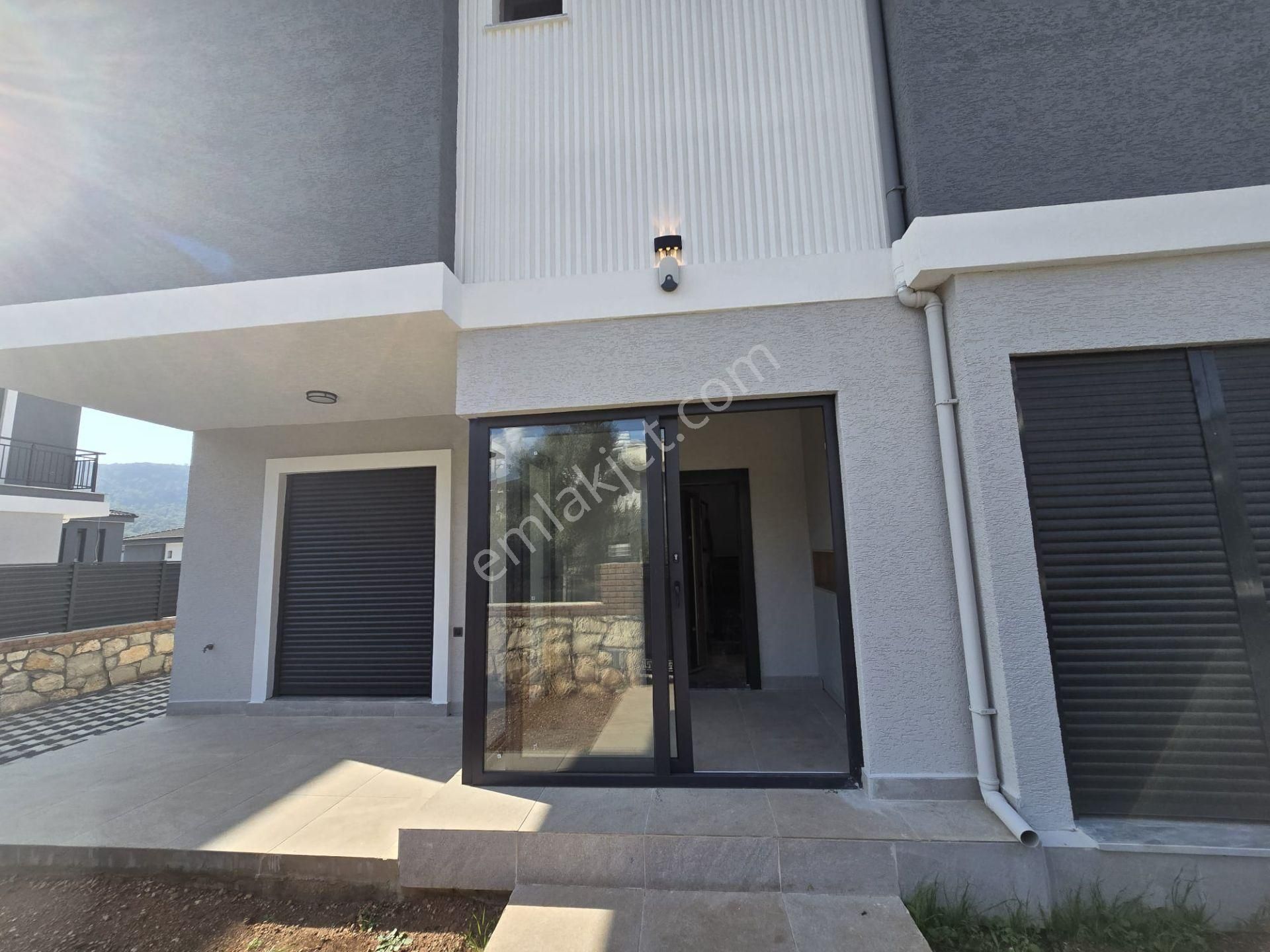 Tam Müstakil Ayrı Mutfak Havuzlu Villa - Görsel 7