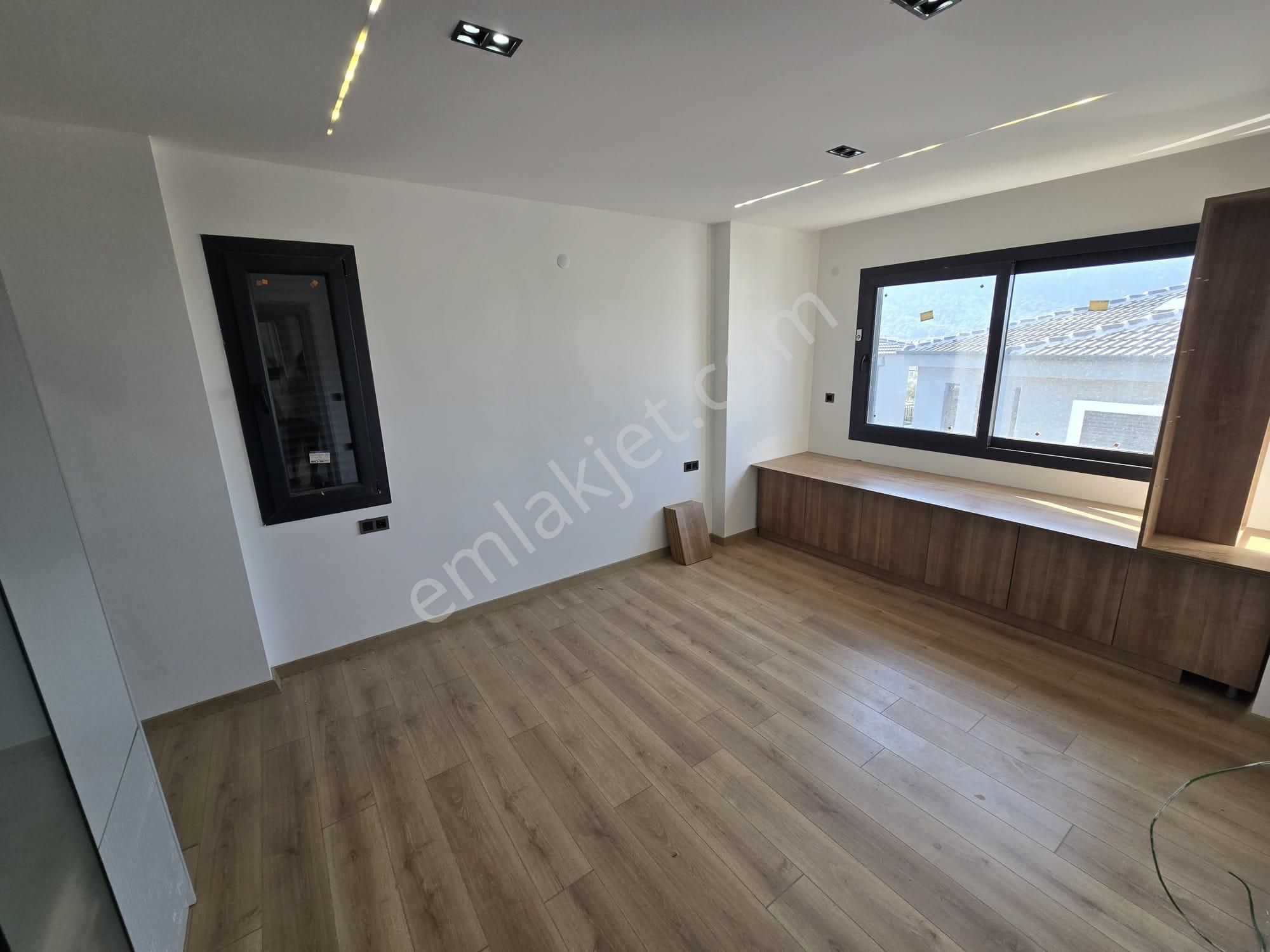 Tam Müstakil Ayrı Mutfak Havuzlu Villa - Görsel 20