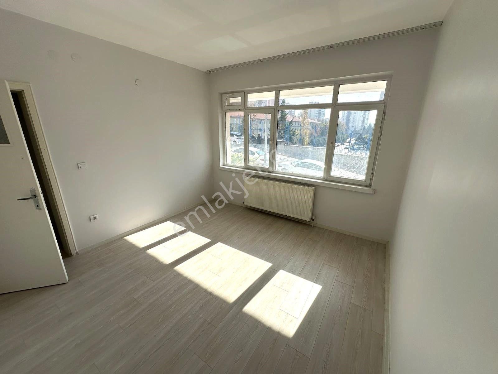 Emrah Mh.gülhane Hast.karşısında Yüksek Giriş Amarikan Mutfak Yapılı 3+1 Daire - Görsel 11