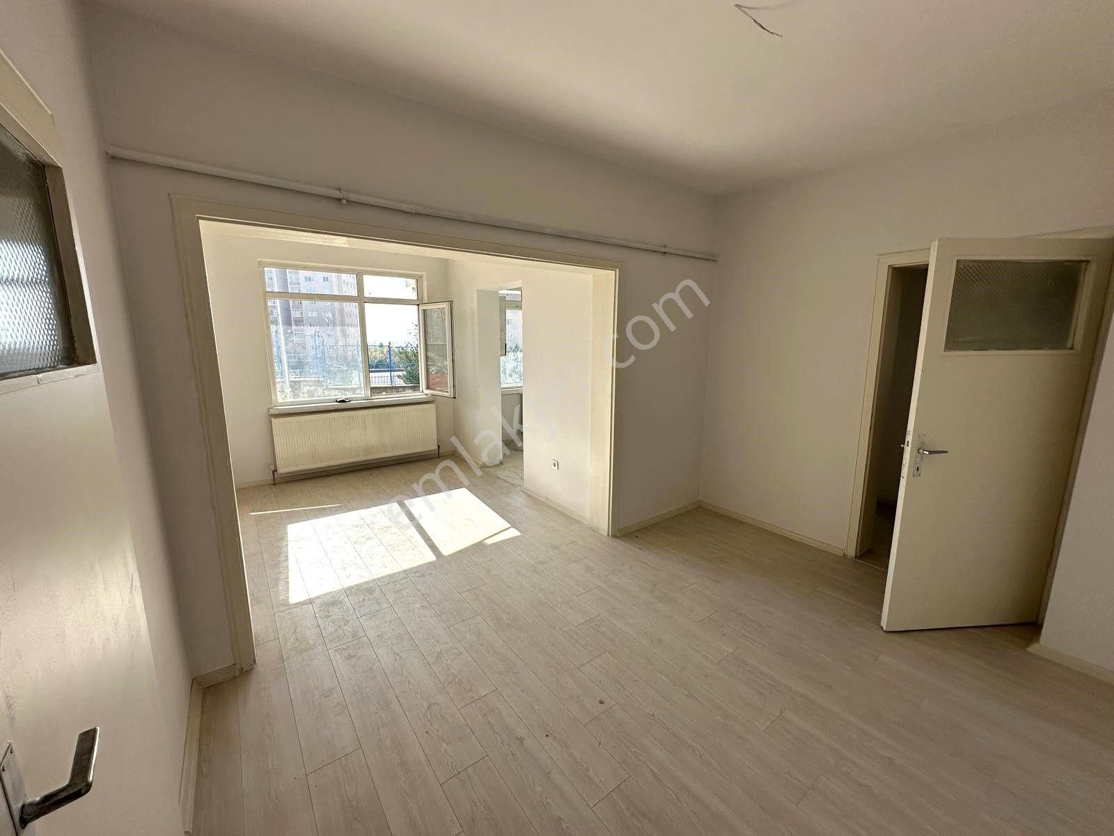 Emrah Mh.gülhane Hast.karşısında Yüksek Giriş Amarikan Mutfak Yapılı 3+1 Daire - Görsel 5