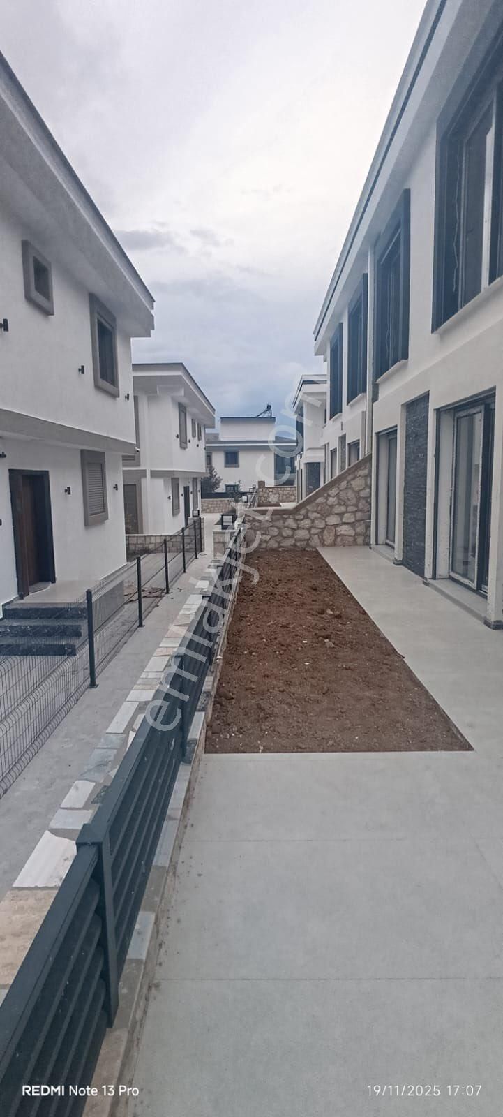 Hisar’da 4+1 Alt Katta Odası Bulunan Geniş Ferah Villa - Görsel 8