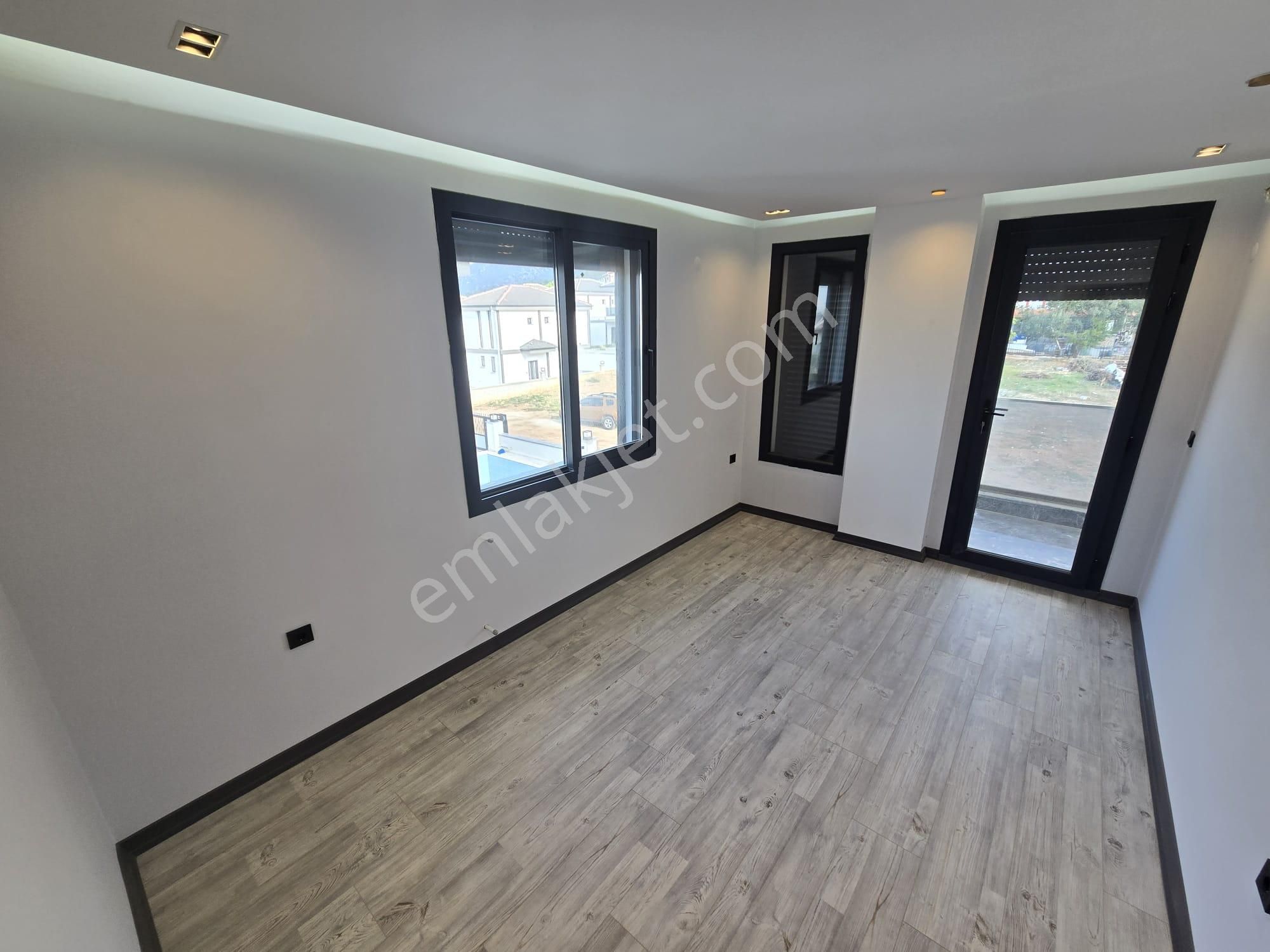 Tam Müstakil Havuzlu Villa - Görsel 20