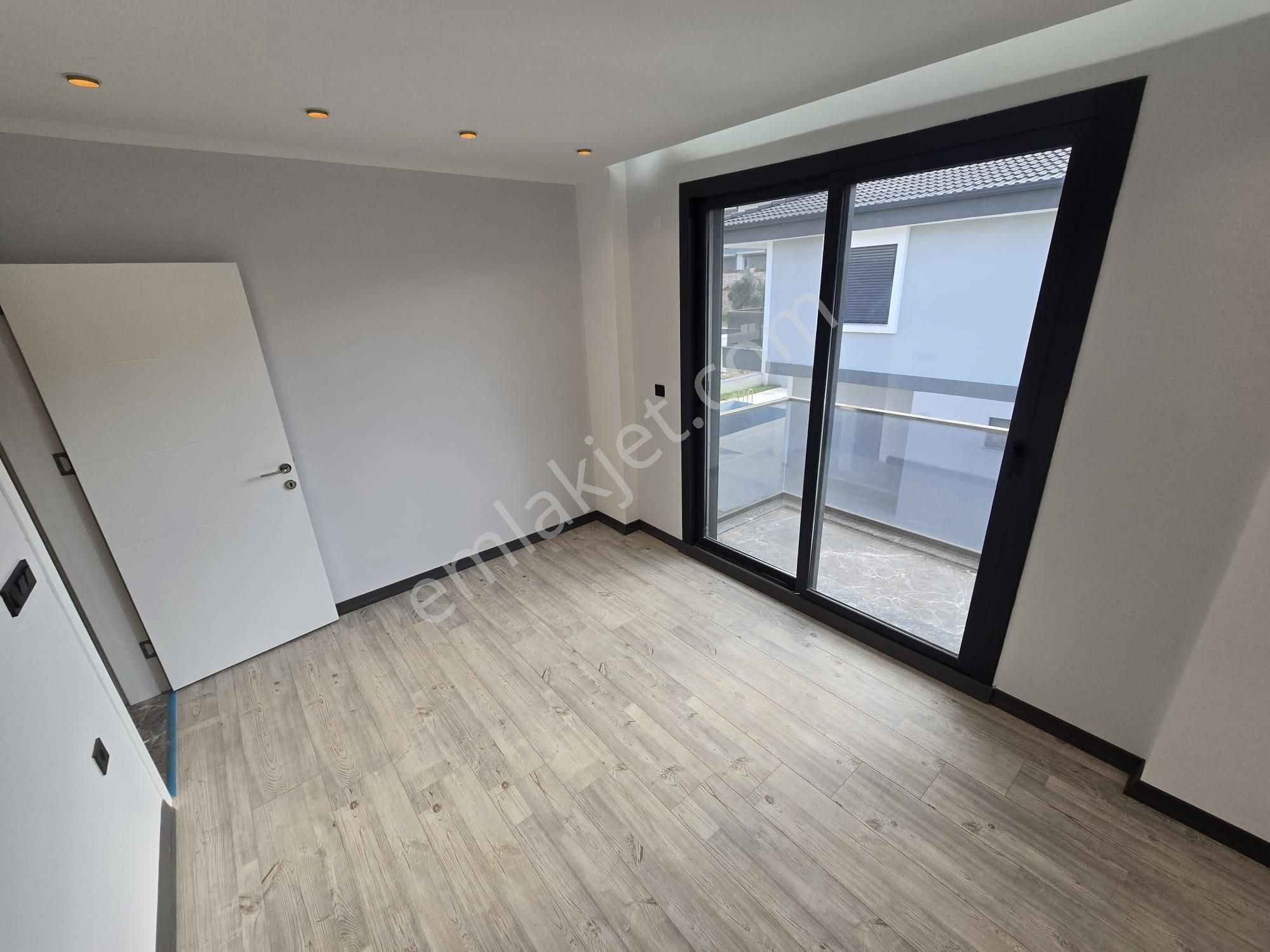 Tam Müstakil Havuzlu Villa - Görsel 17