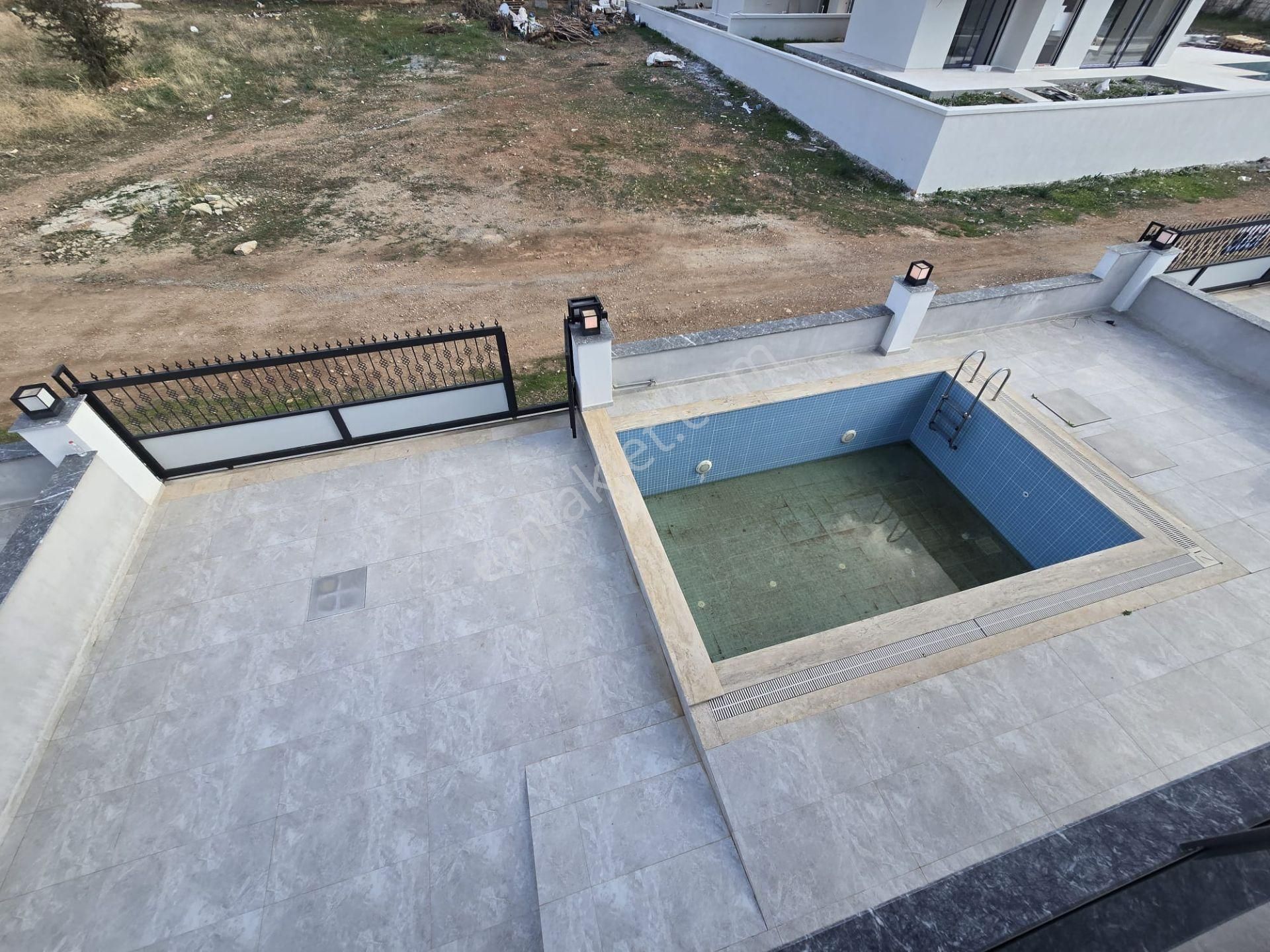 Tam Müstakil Havuzlu Villa - Görsel 29